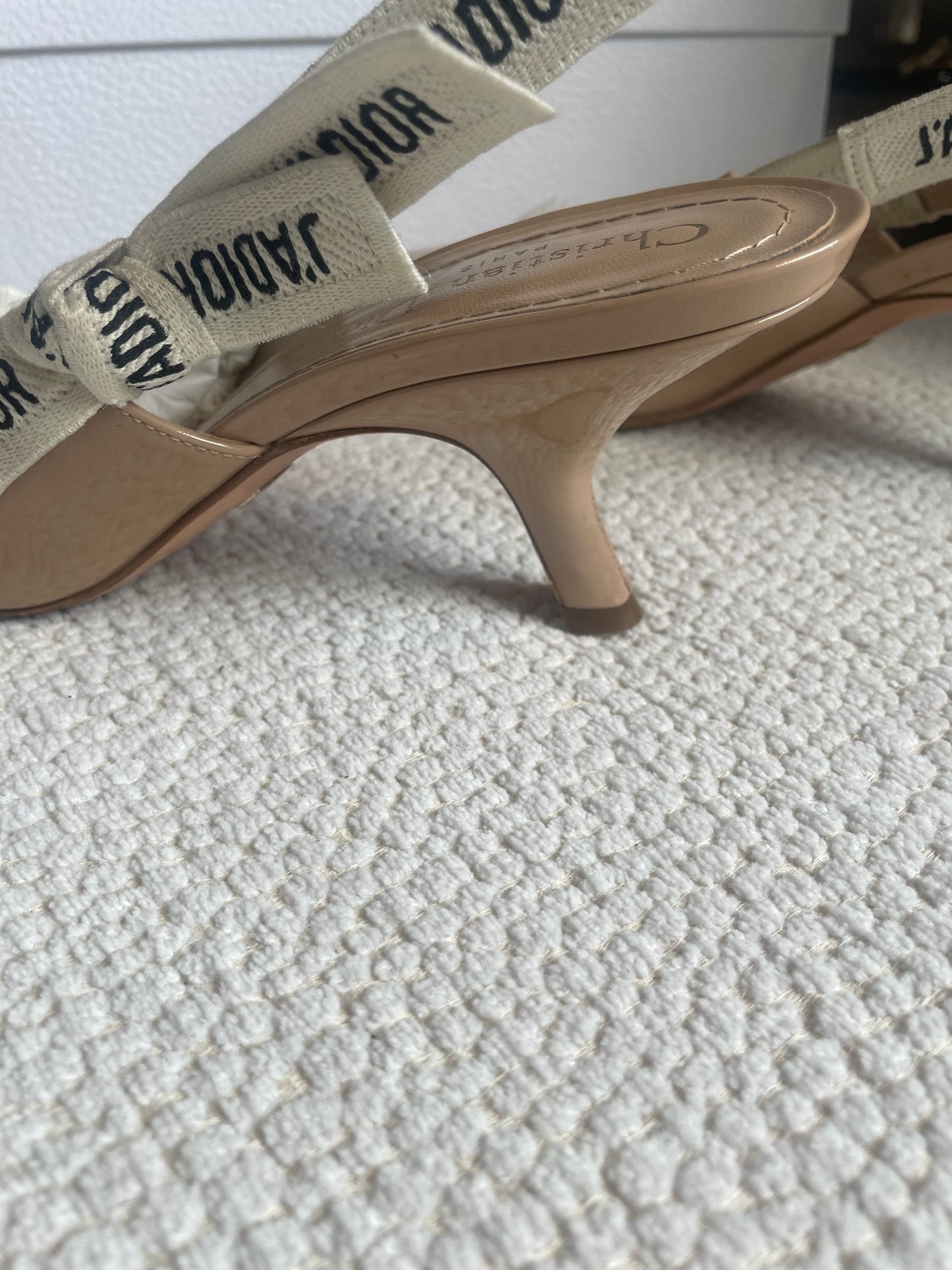 Dior - J’Adior slingback pump - Nude patentlæder - 38