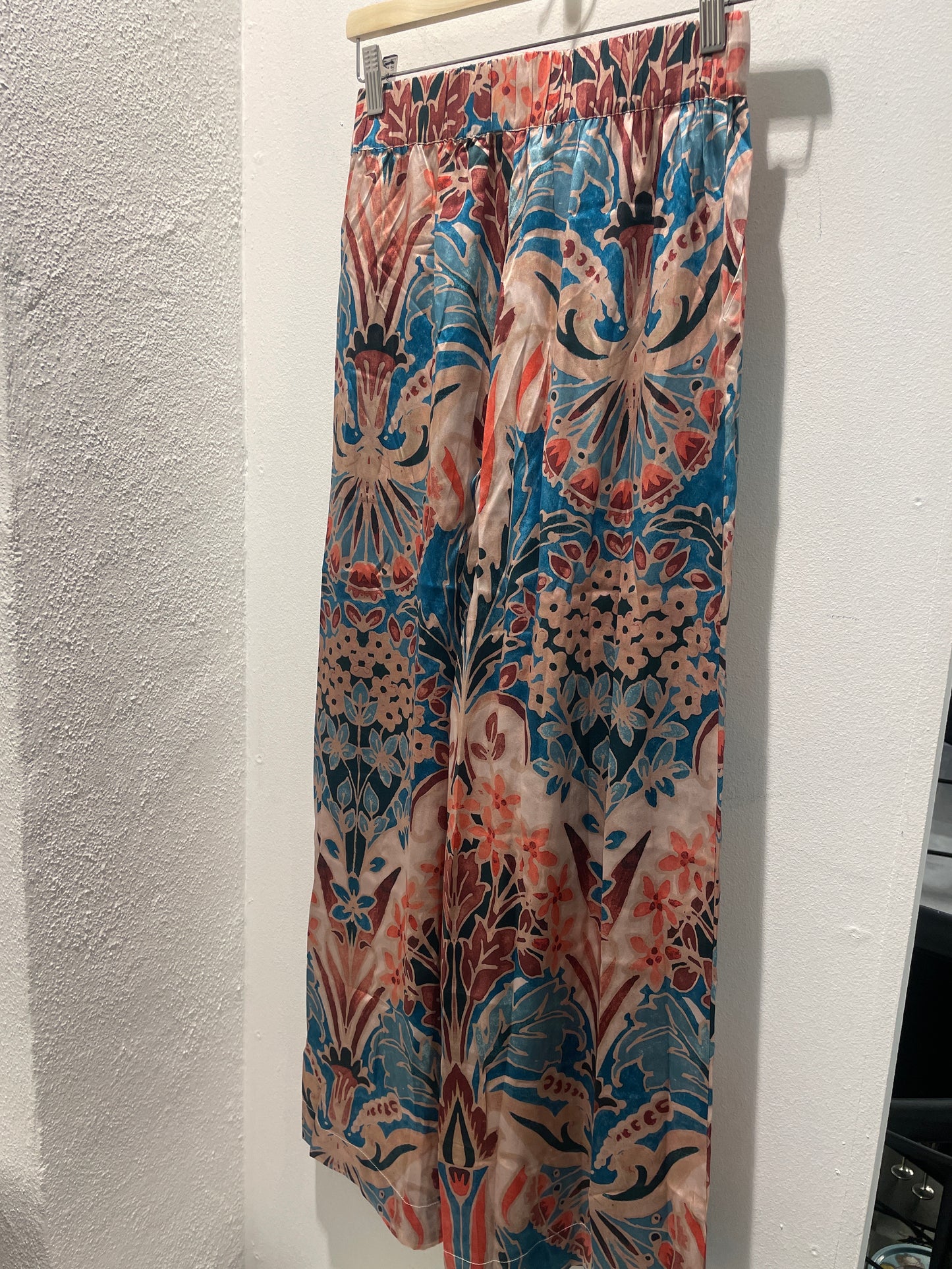 Dea Kudibal — Palazzo Silk Wide-Leg Trousers in Ornamental Print - Size EU XS - Oversized