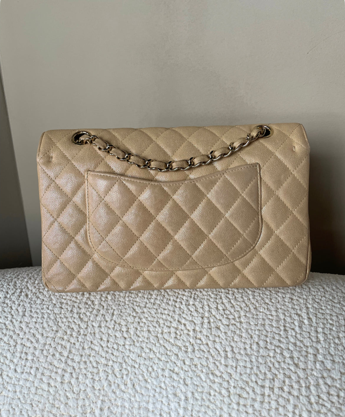 Chanel Classic Flap Bag - Medium - Limited Edition - Iridescent beige - Guld hardware