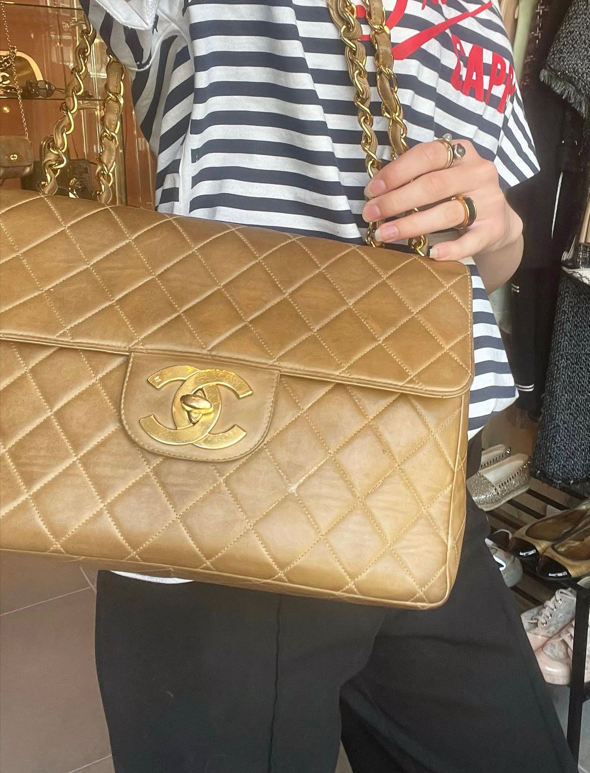 Vintage Chanel Single Flap Bag - Jumbo - Camel - 24k Guld hardware