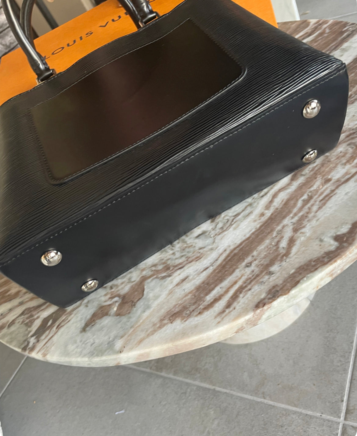 Louis Vuitton - Håndtaske med rem - Alt medfølger