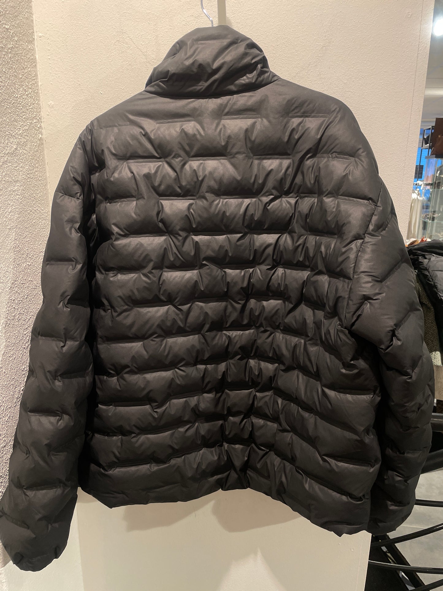 H&M - Thermal Jacket - Black - Medinas Wardrobe - XL