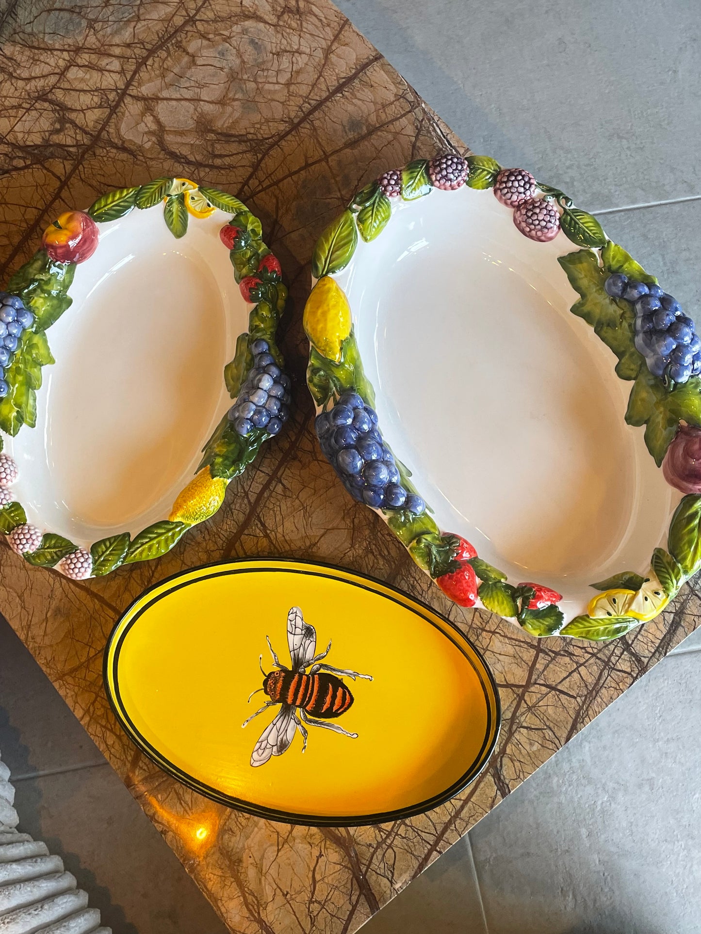 Dybt fad m. frugtranker - Italiensk porcelæn