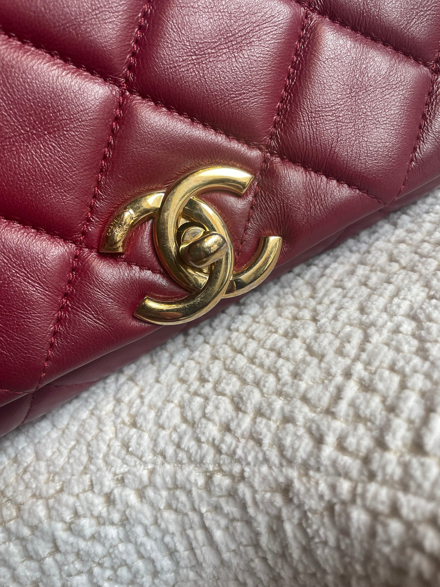 Chanel taske - Bordeaux Lammeskind - Guld hardware - 2022