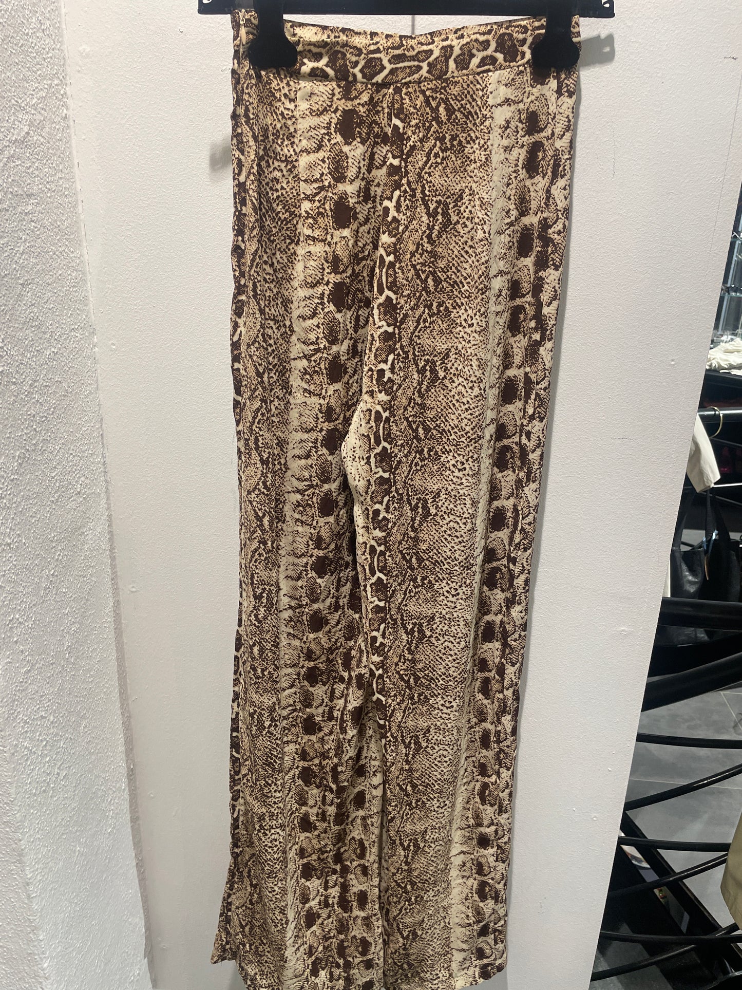 Pretty Little Thing - Pants - Snakeprint - EU34 - Medinas Wardrobe
