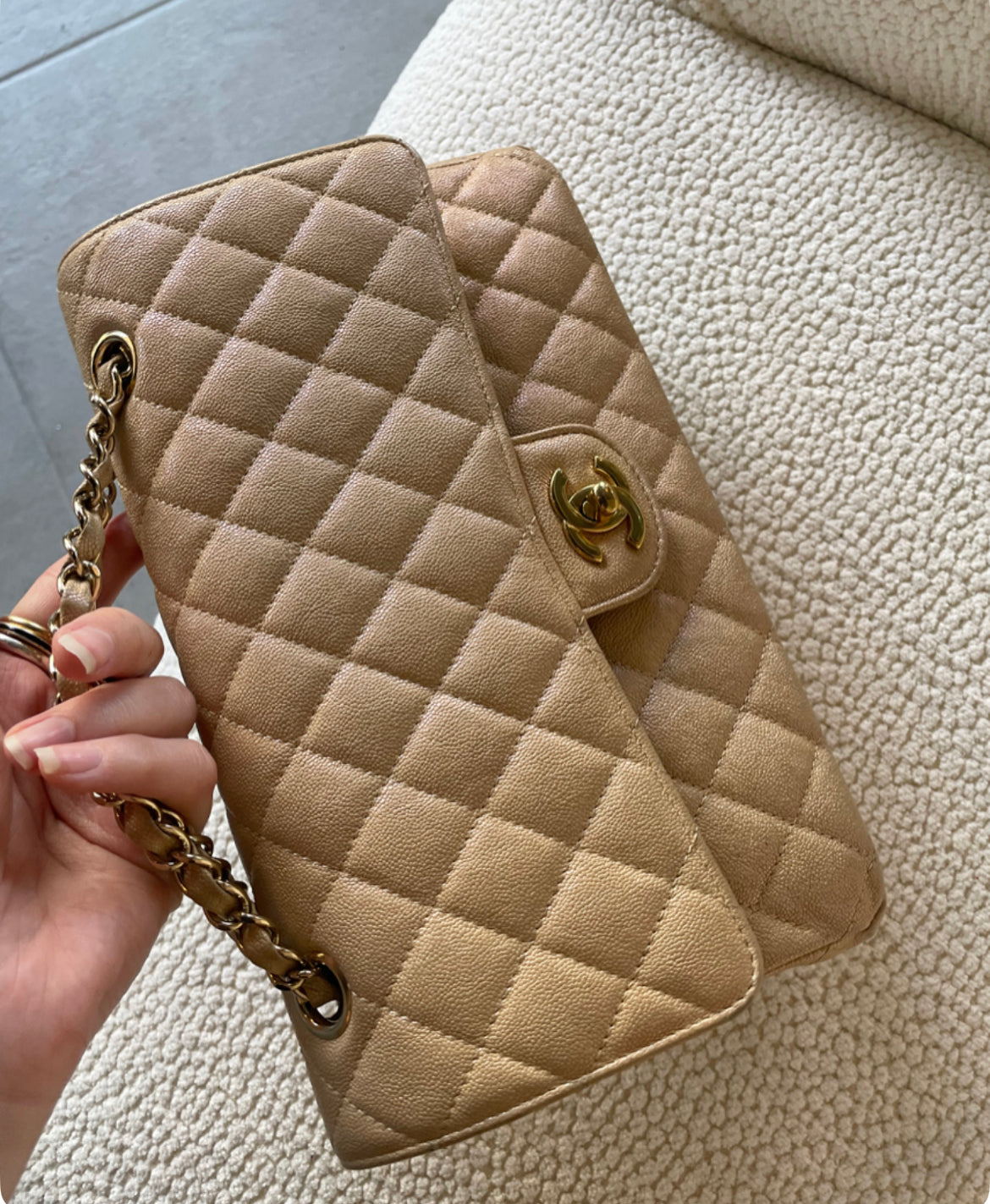 Chanel Classic Flap Bag - Medium - Limited Edition - Iridescent beige - Guld hardware
