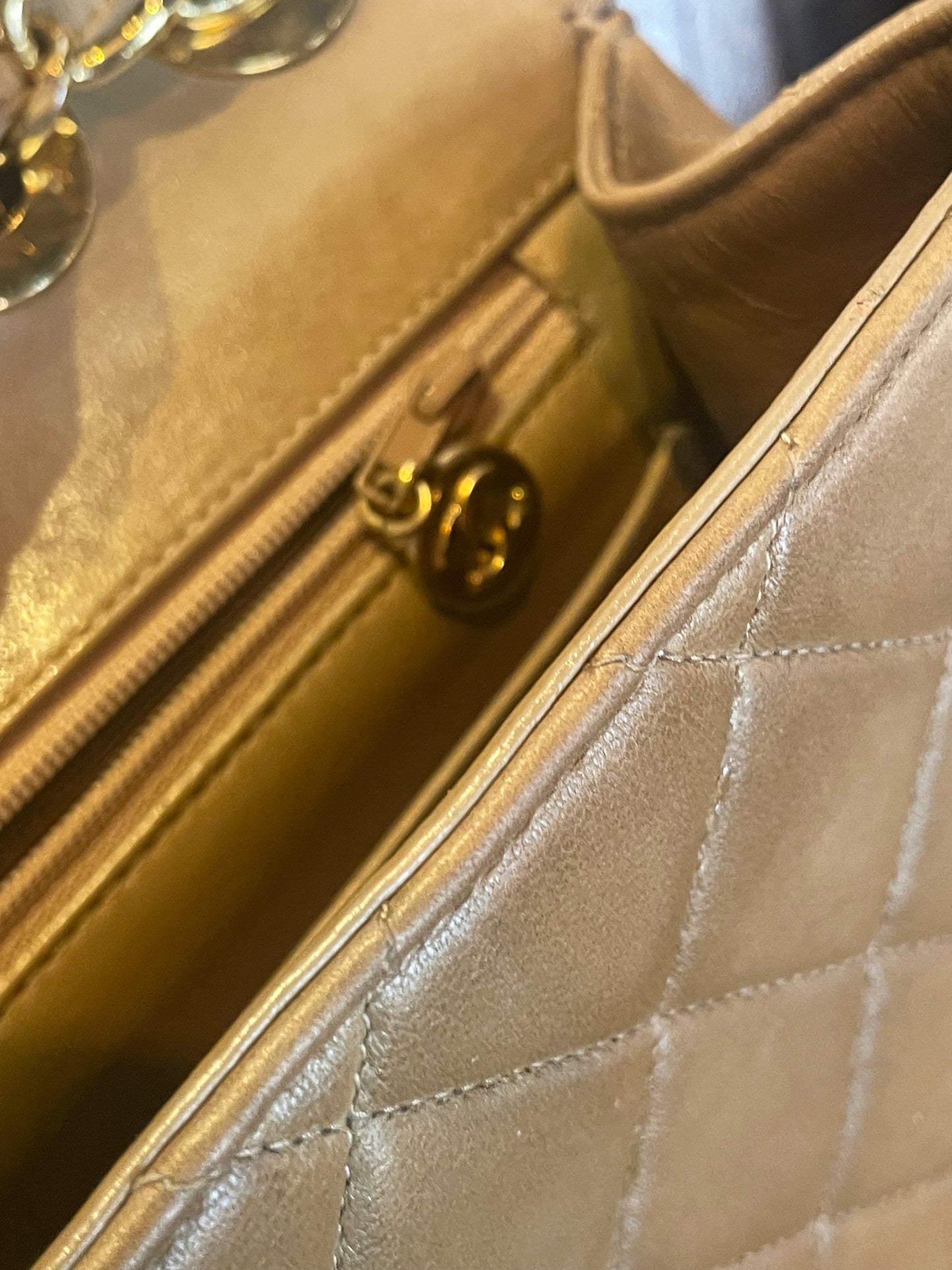 Vintage Chanel Single Flap Bag - Jumbo - Camel - 24k Guld hardware