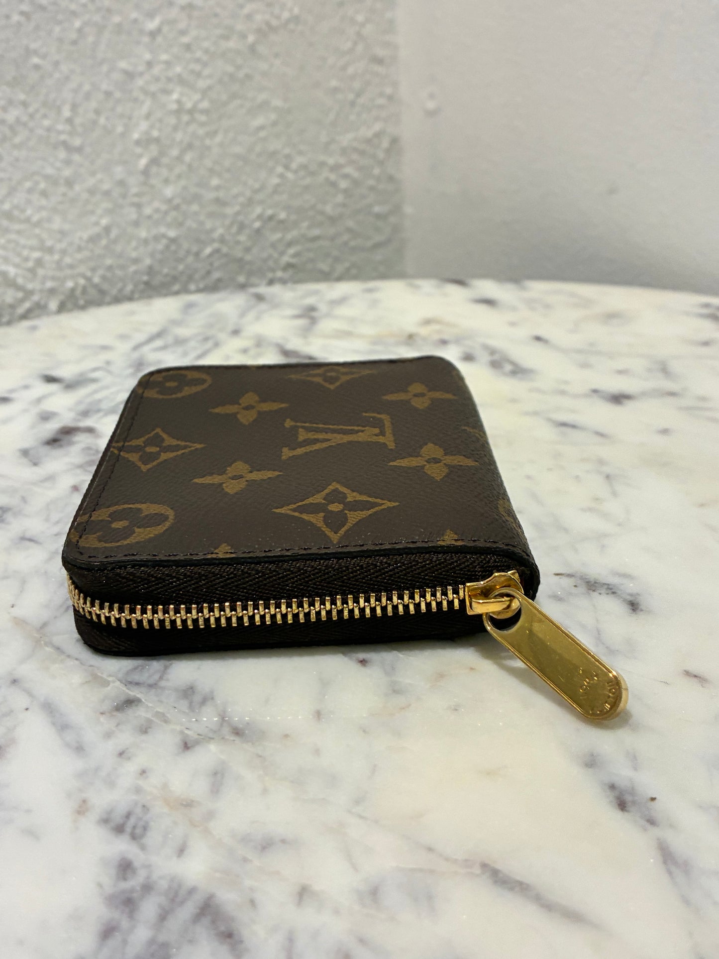 Louis Vuitton - Zippy Wallet