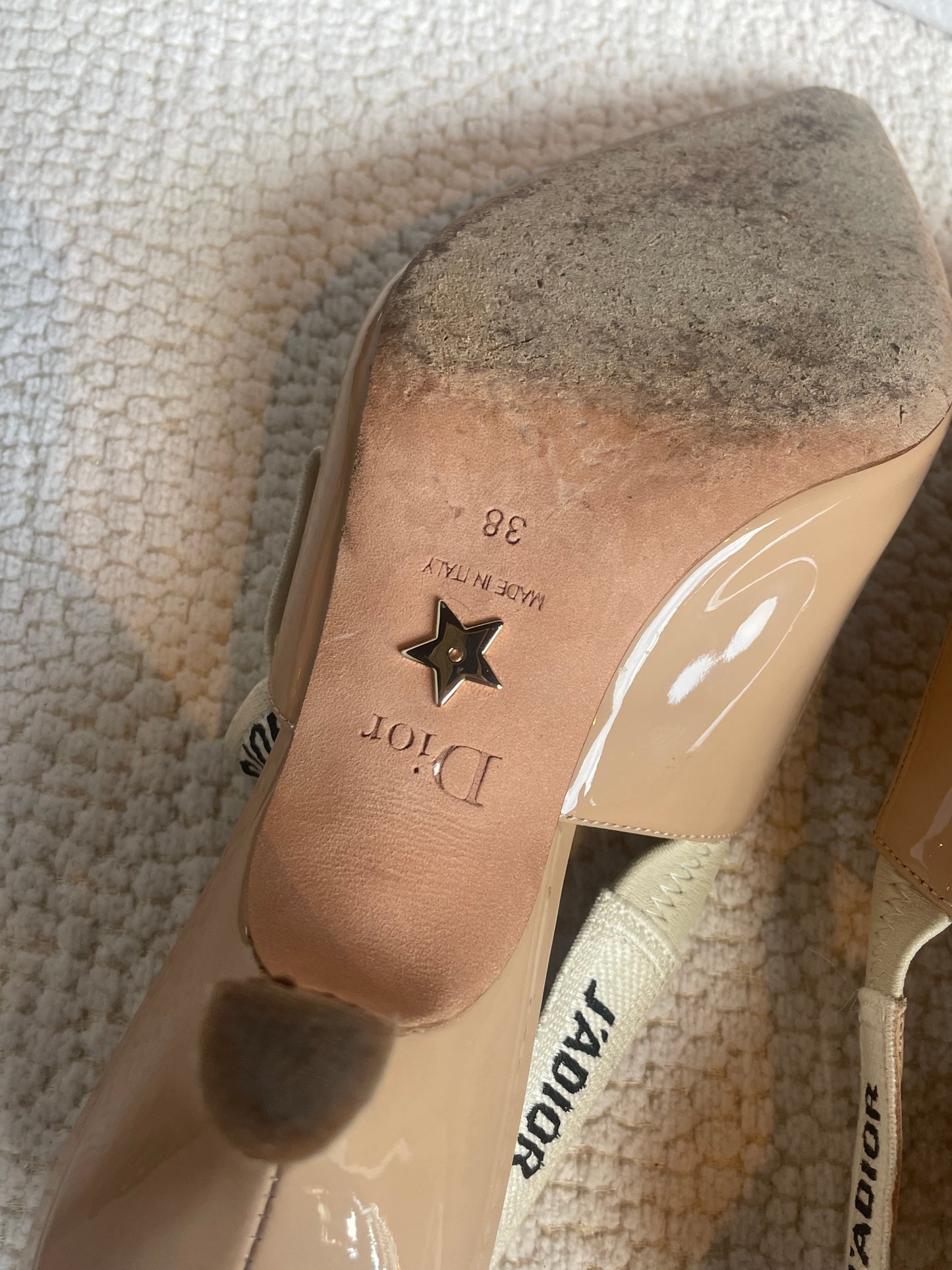 Dior - J’Adior slingback pump - Nude patentlæder - 38