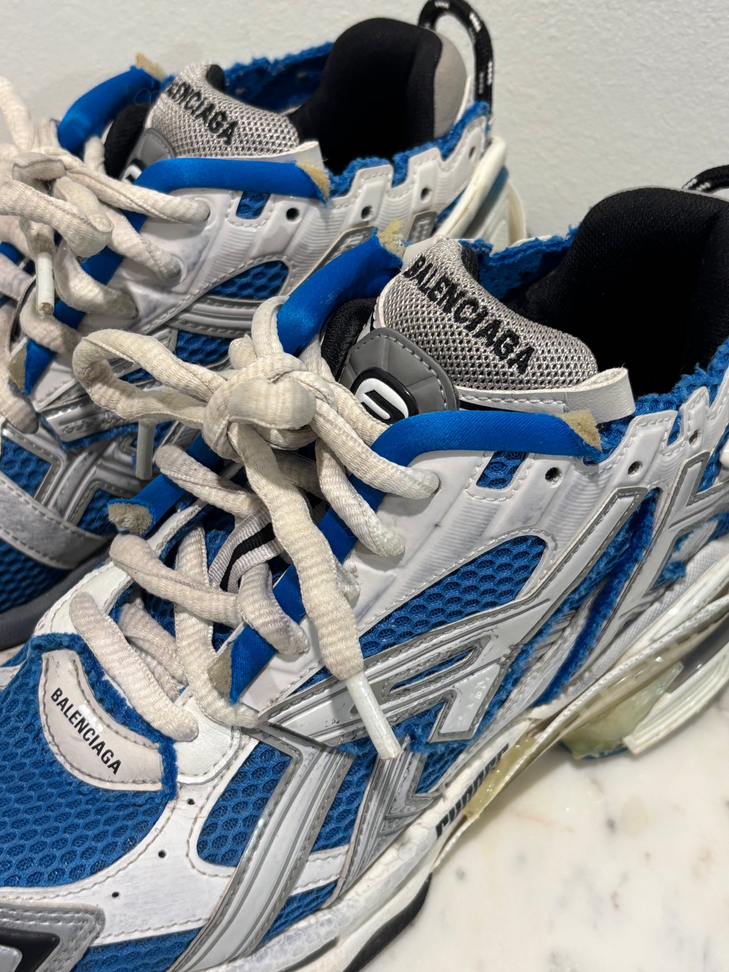 Balenciaga - Runner - white/blue/grey - EU39 - Medinas Wardrobe
