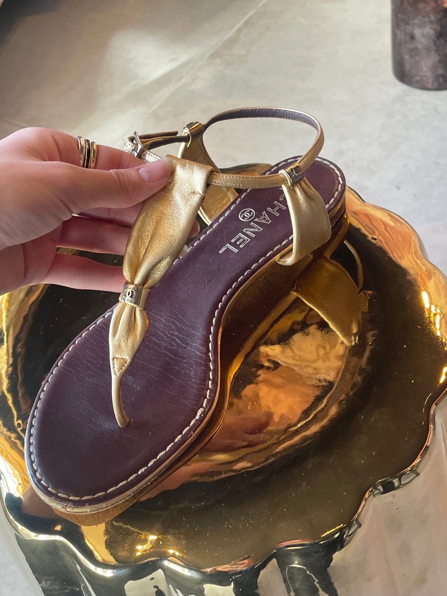 Chanel - Sandal i guld