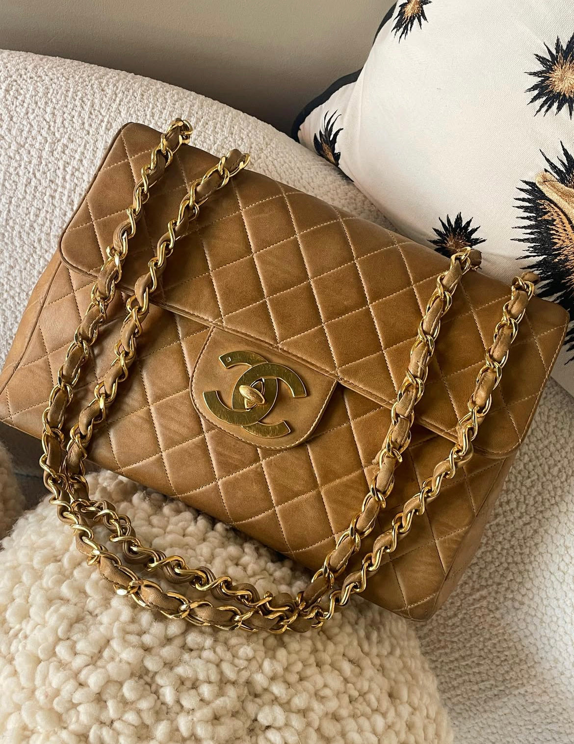 Vintage Chanel Single Flap Bag - Jumbo - Camel - 24k Guld hardware