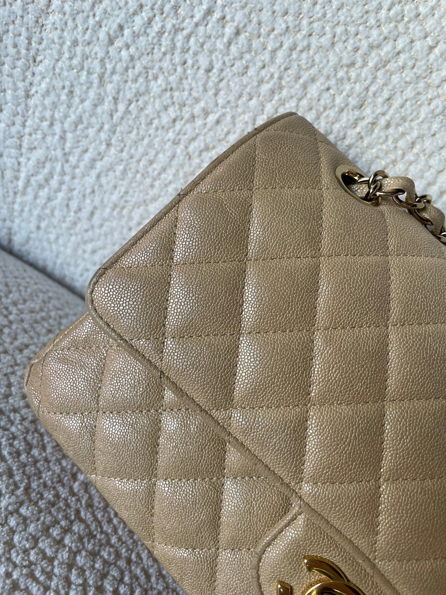 Chanel Classic Flap Bag - Medium - Limited Edition - Iridescent beige - Guld hardware