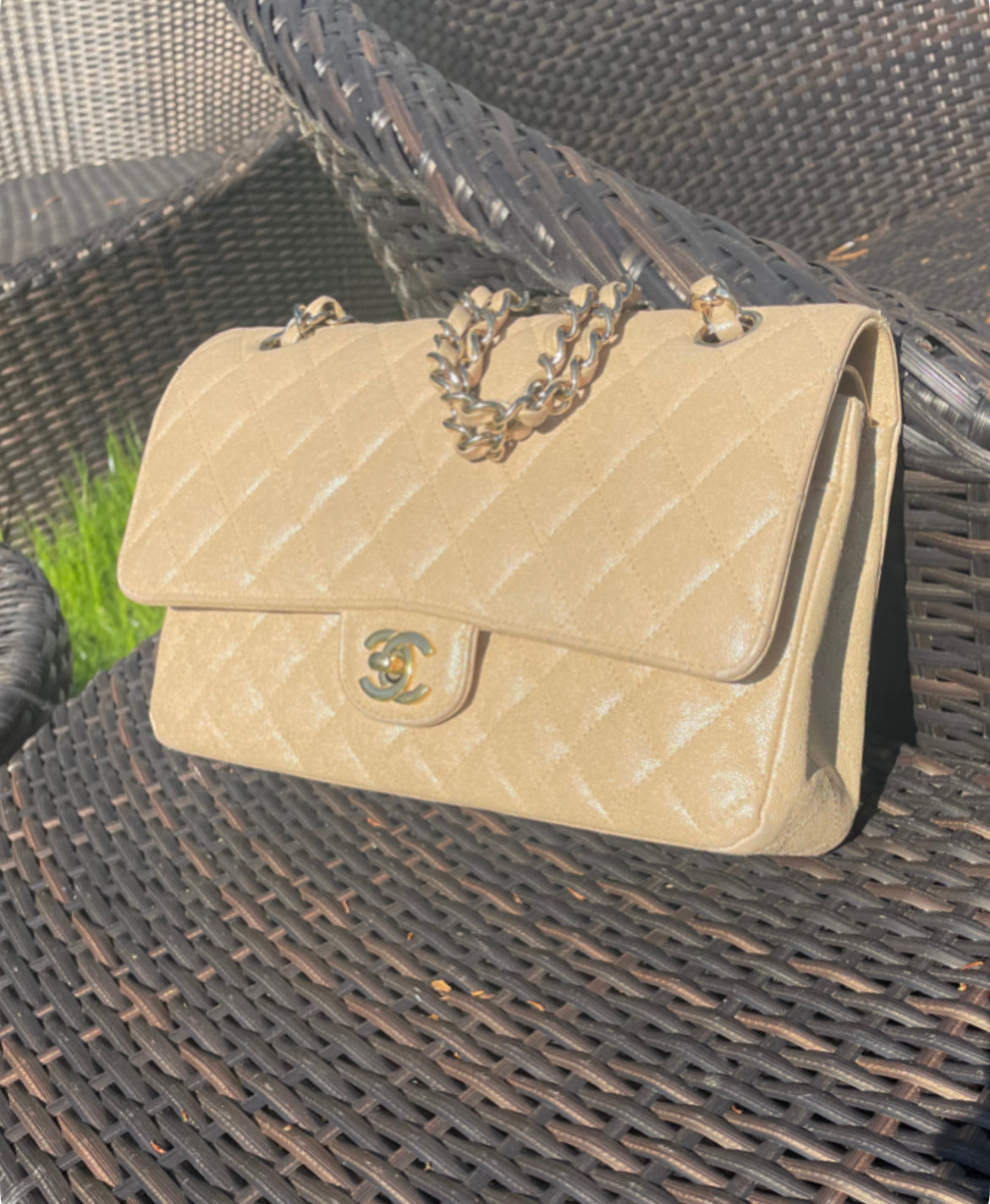 Chanel Classic Flap Bag - Medium - Limited Edition - Iridescent beige - Guld hardware