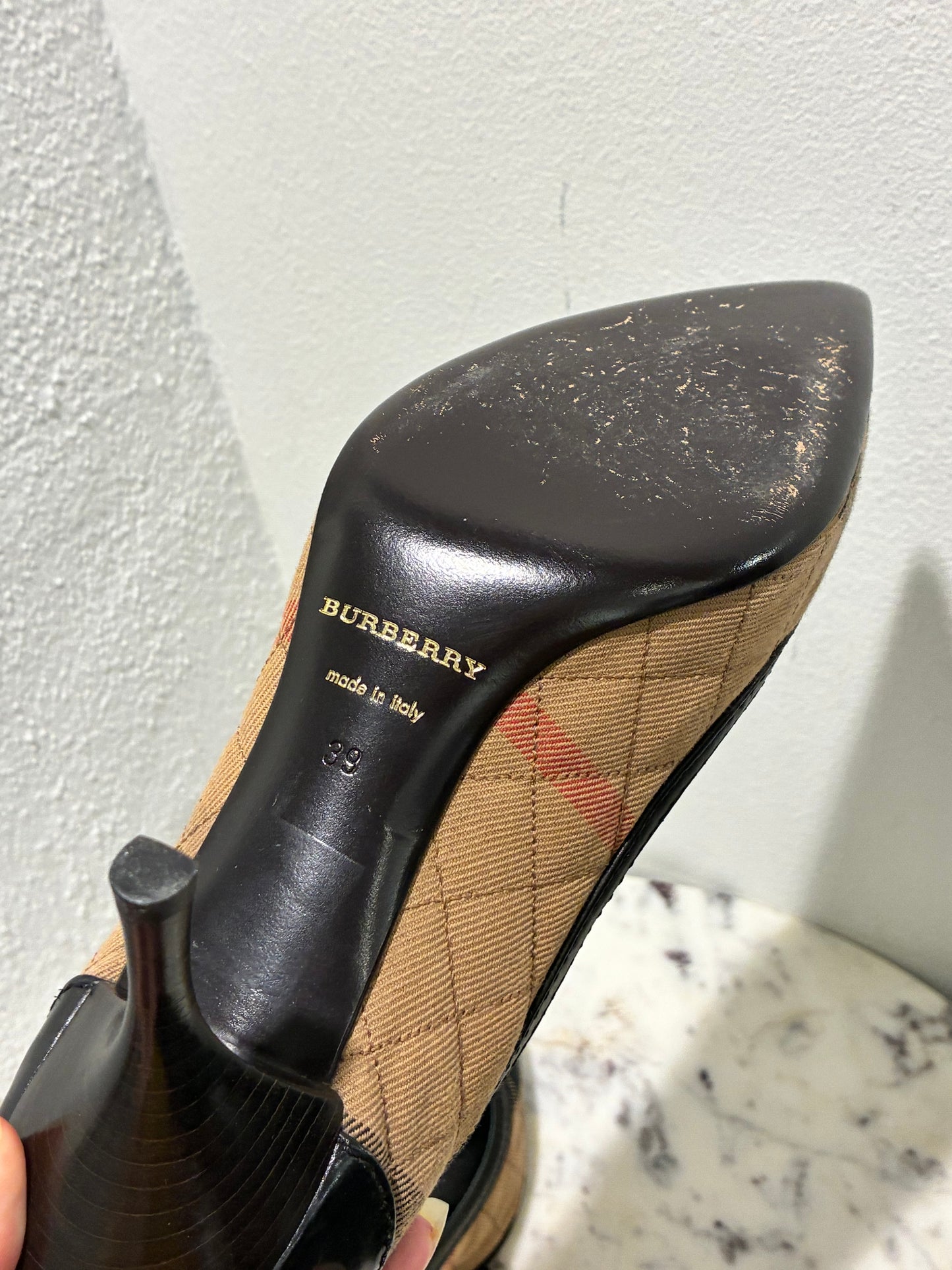 Burberry — Classic Check Pumps — EU 39