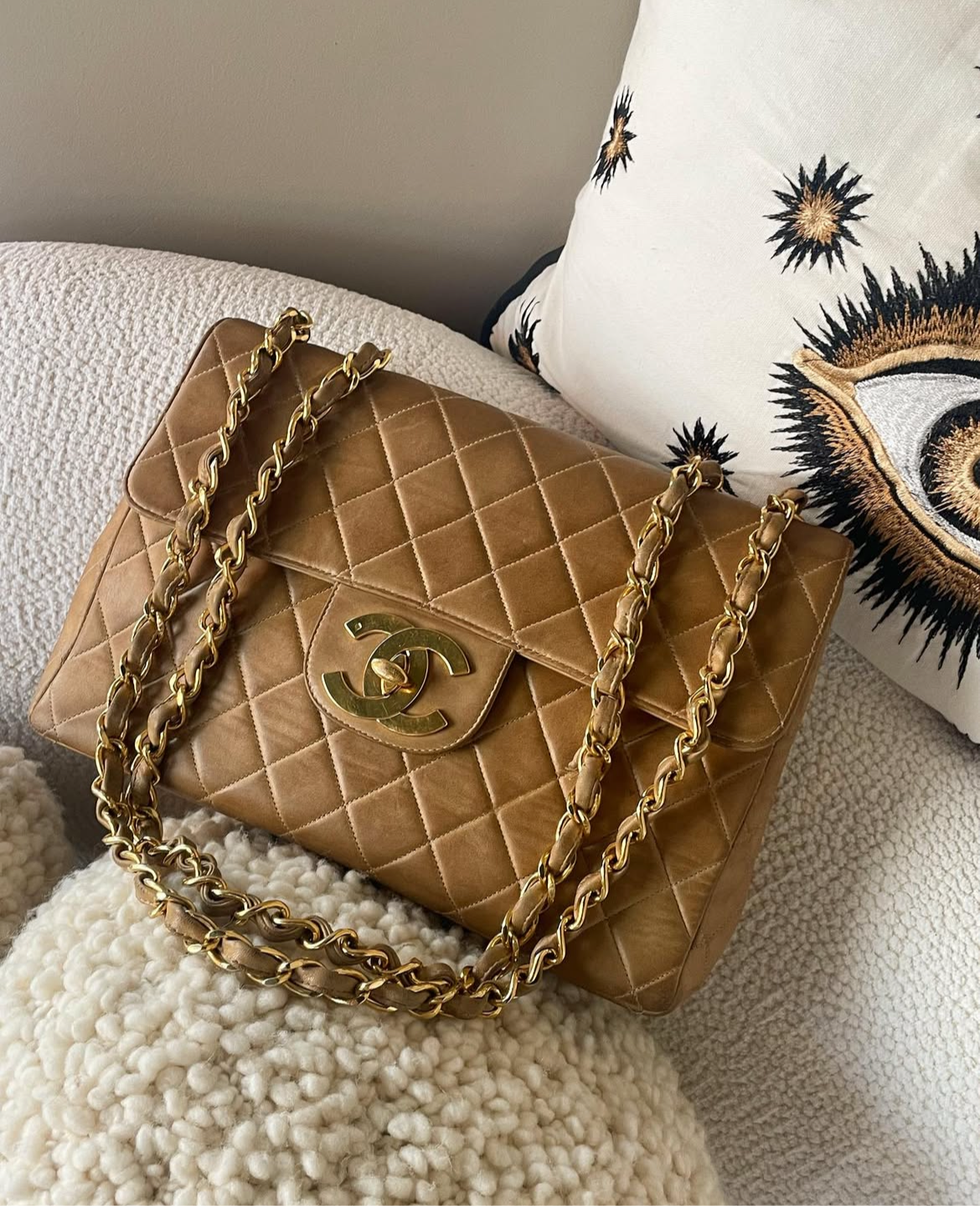 Vintage Chanel Single Flap Bag - Jumbo - Camel - 24k Guld hardware