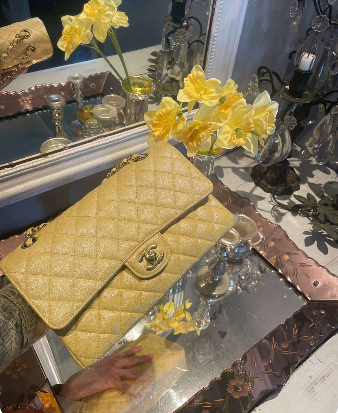 Chanel Classic Flap Bag - Medium - Limited Edition - Iridesent gul - Guld hardware