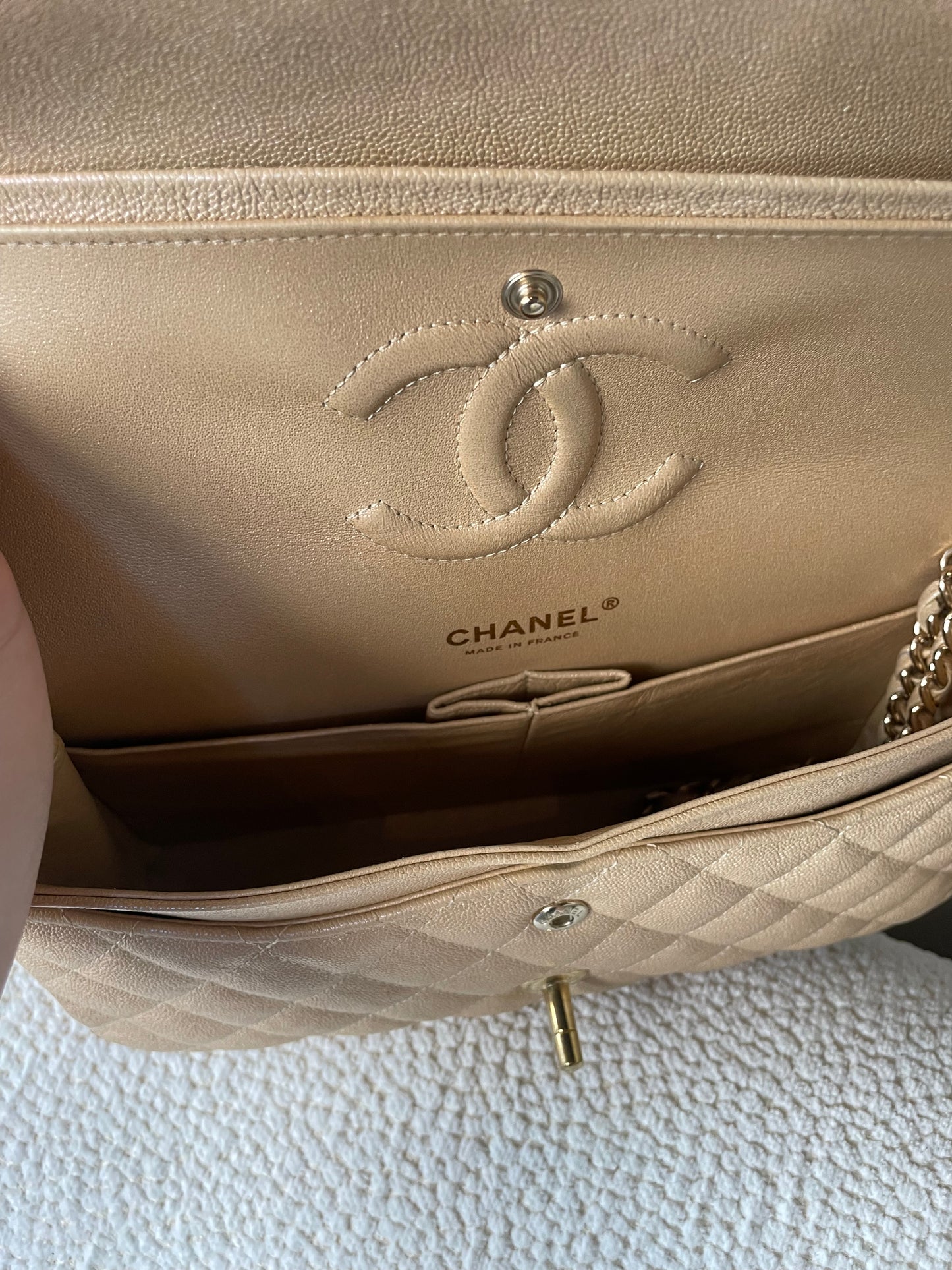 Chanel Classic Flap Bag - Medium - Limited Edition - Iridescent beige - Guld hardware