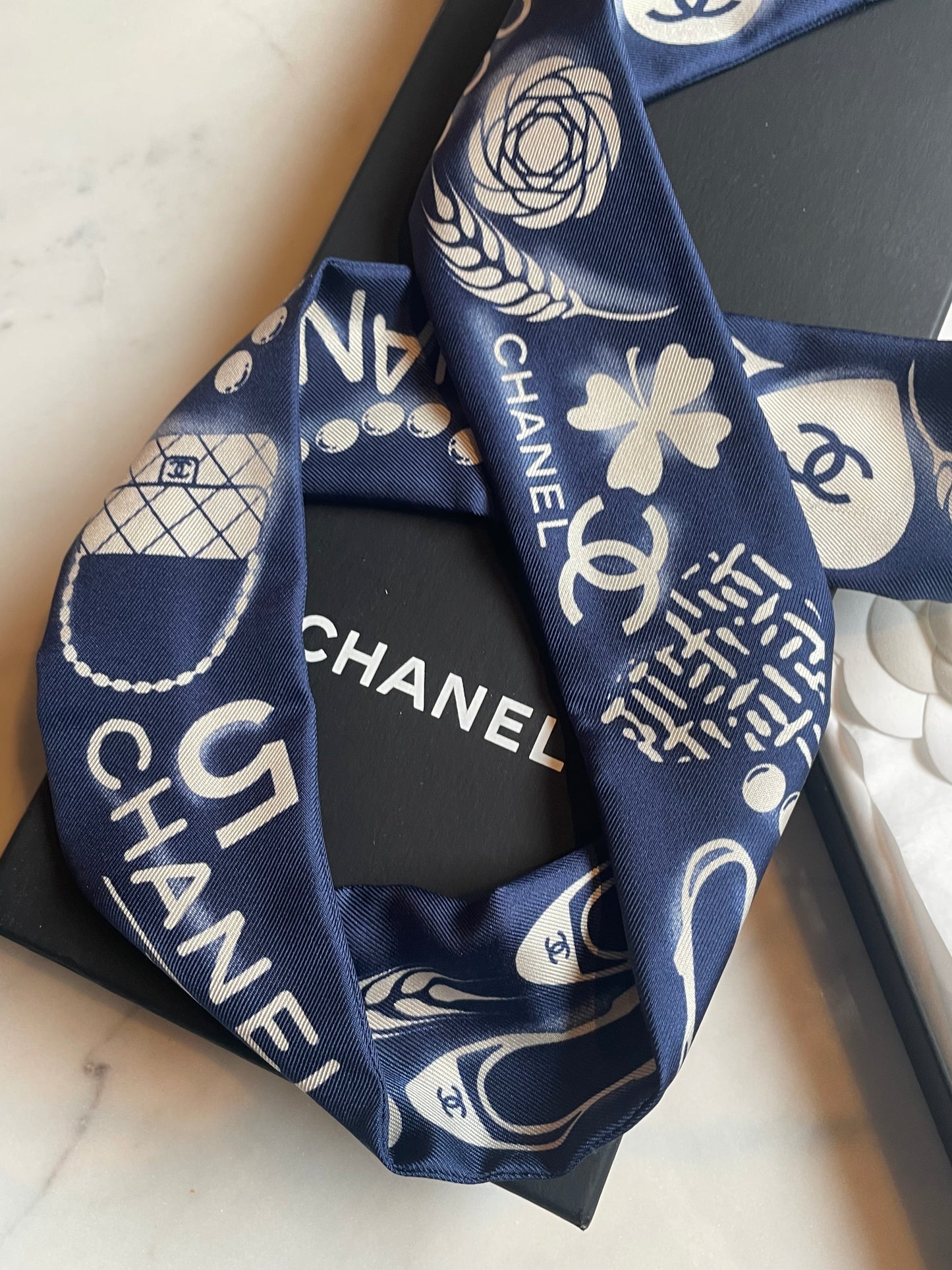 Chanel silketørklæde - Med box