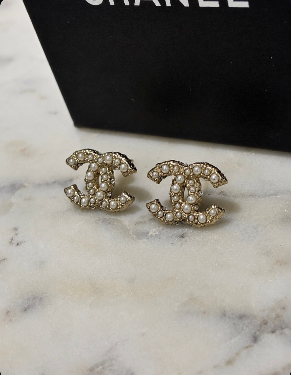 Chanel CC Earrings – Pearls & Stone Details