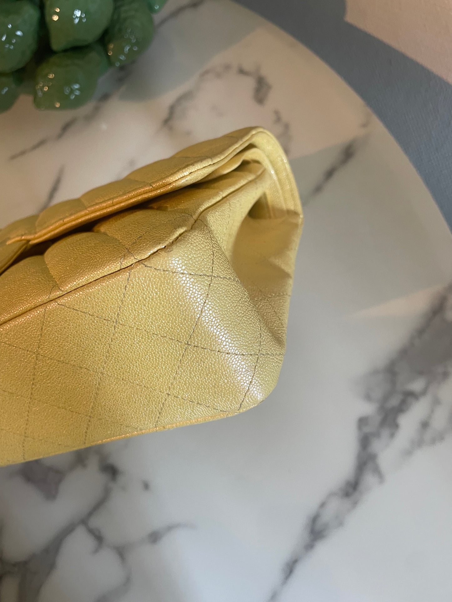 Chanel Classic Flap Bag - Medium - Limited Edition - Iridesent gul - Guld hardware