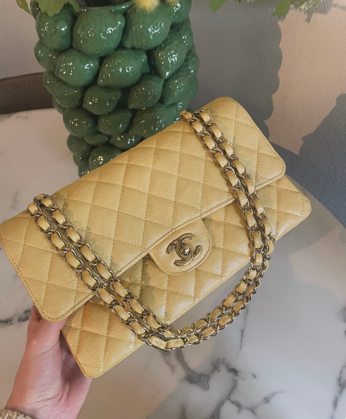 Chanel Classic Flap Bag - Medium - Limited Edition - Iridesent gul - Guld hardware