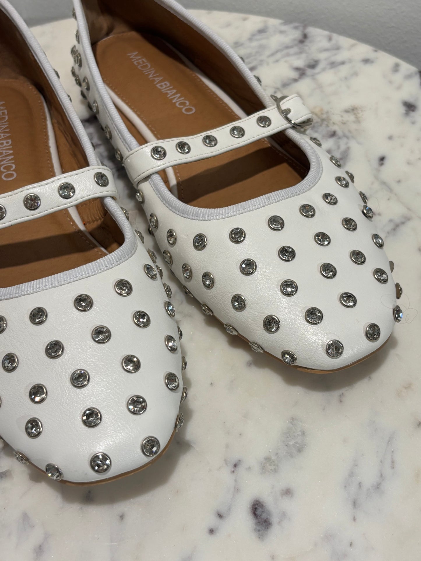 Medina x Bianco - White ballerinas w stones - 39 - Medinas Wardrobe
