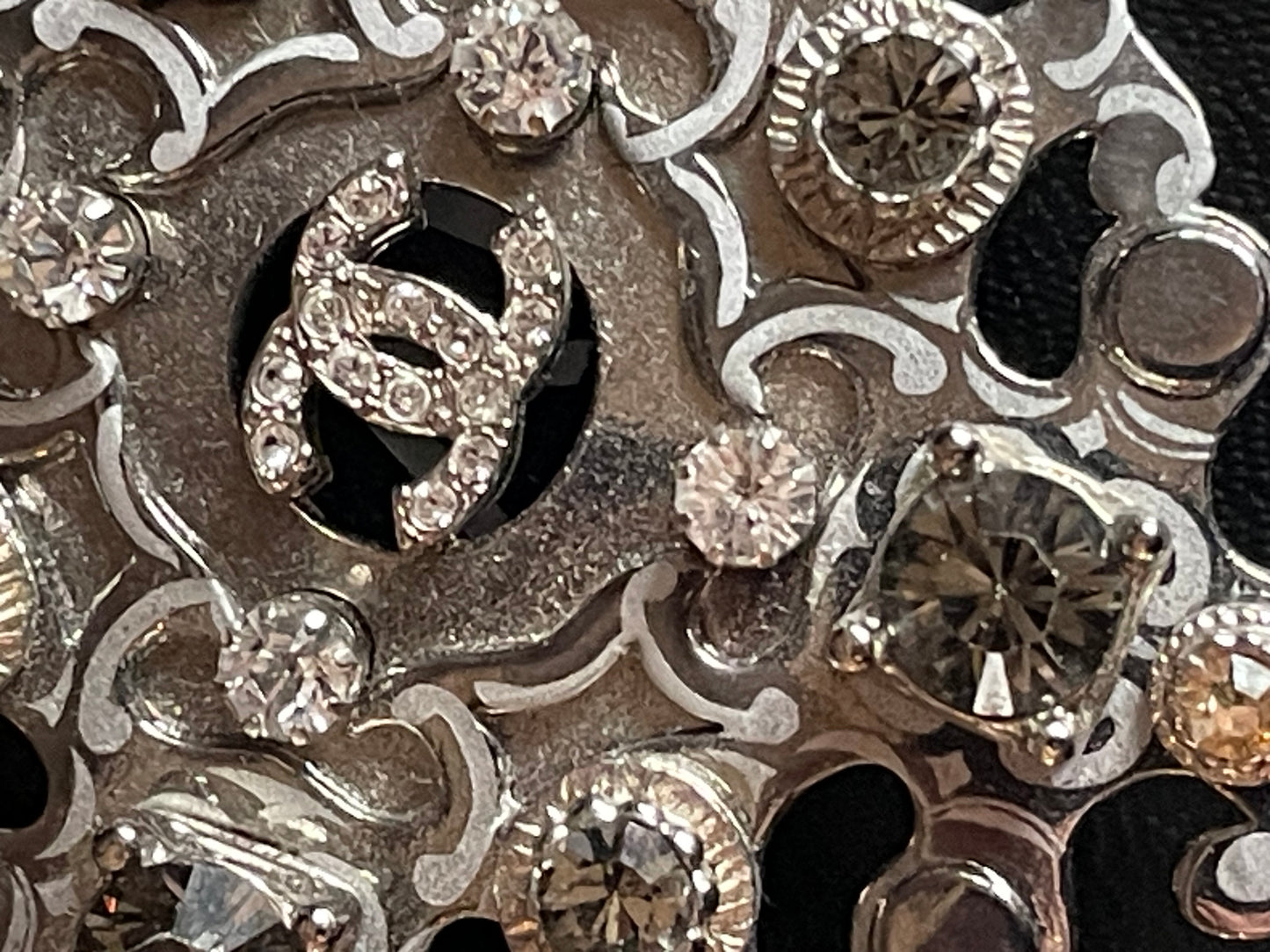 Broche - 7 x 7 cm - smuk stensætning