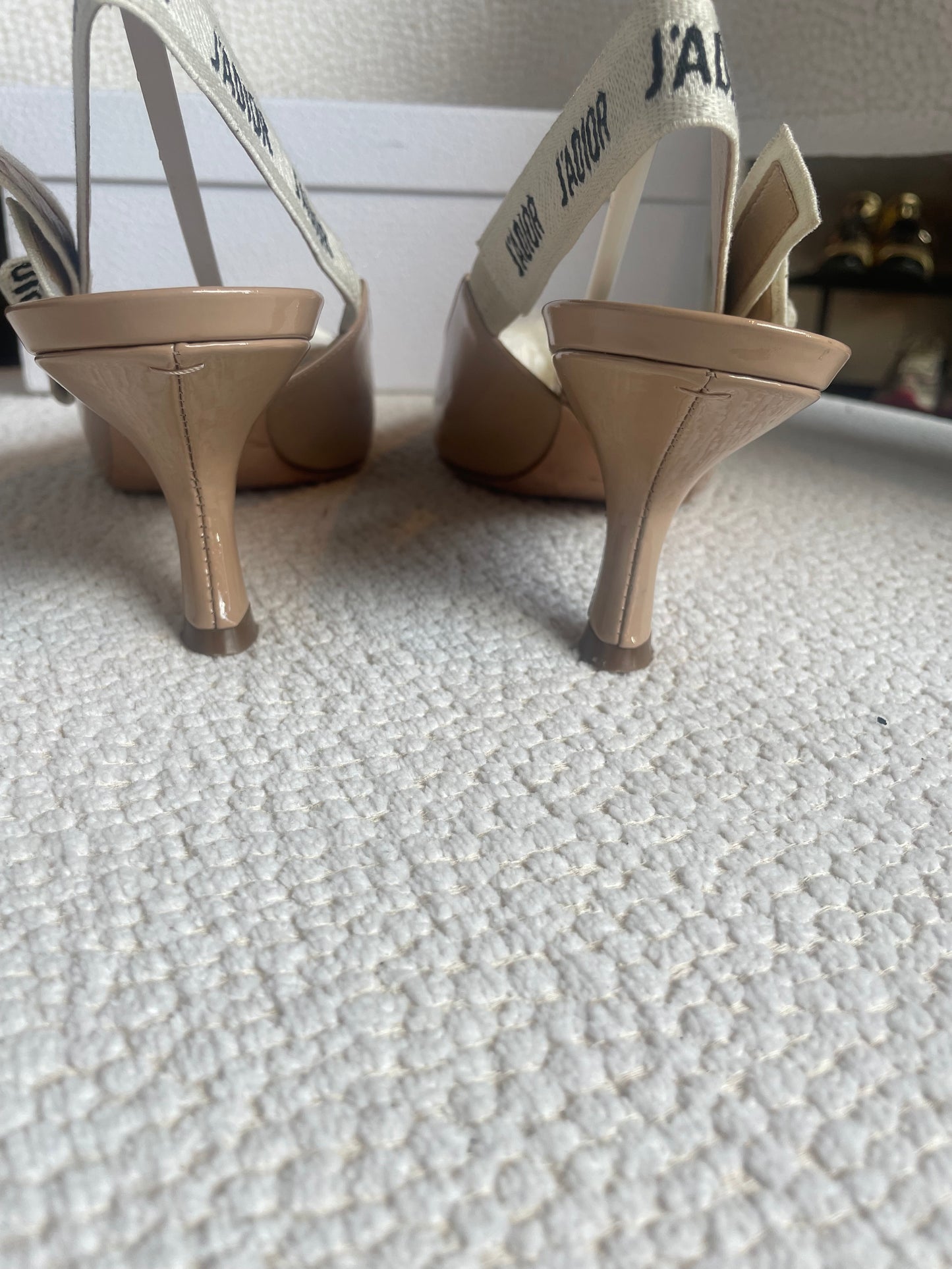 Dior - J’Adior slingback pump - Nude patentlæder - 38