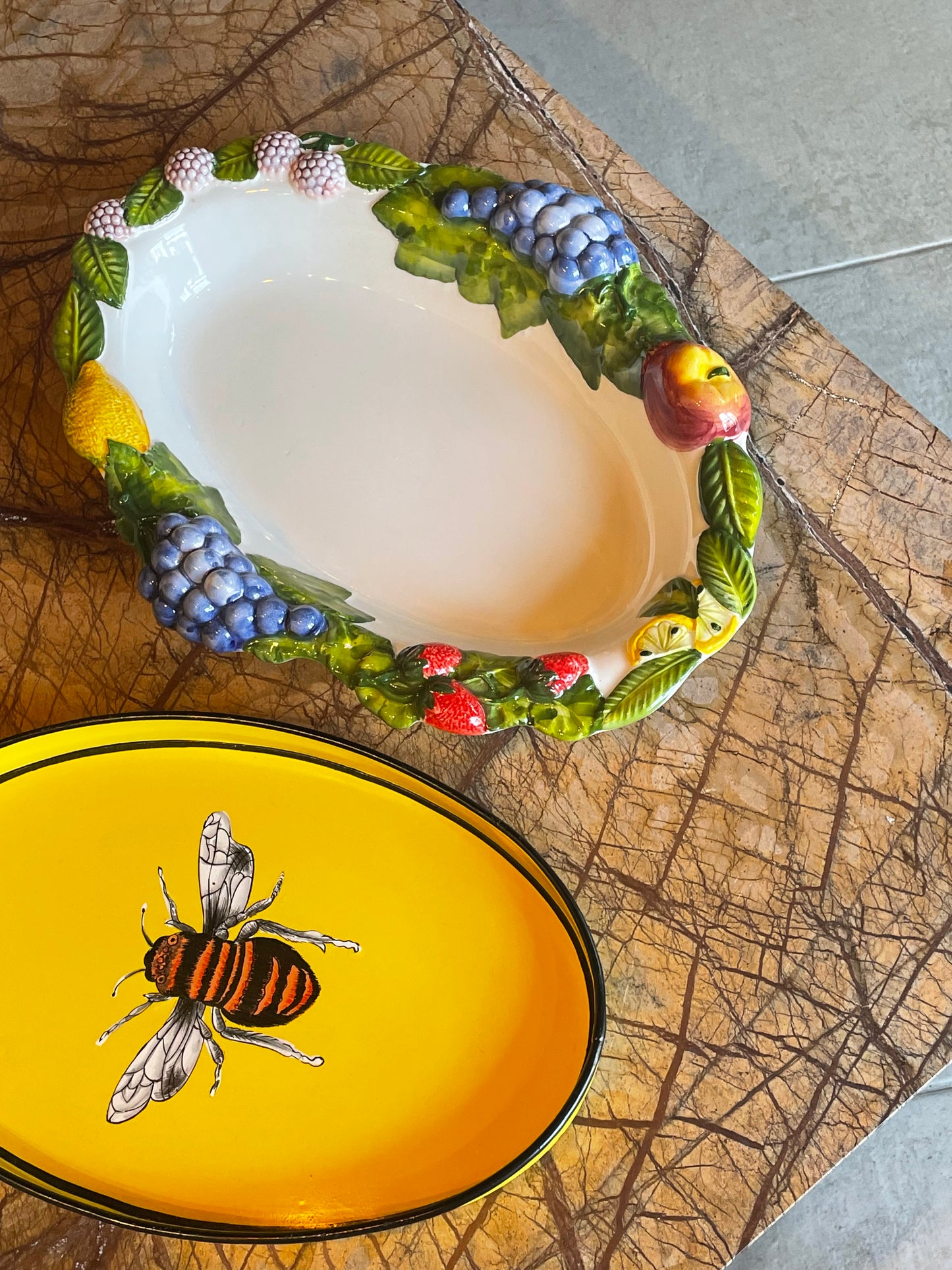 Dybt fad m. frugtranker - Italiensk porcelæn