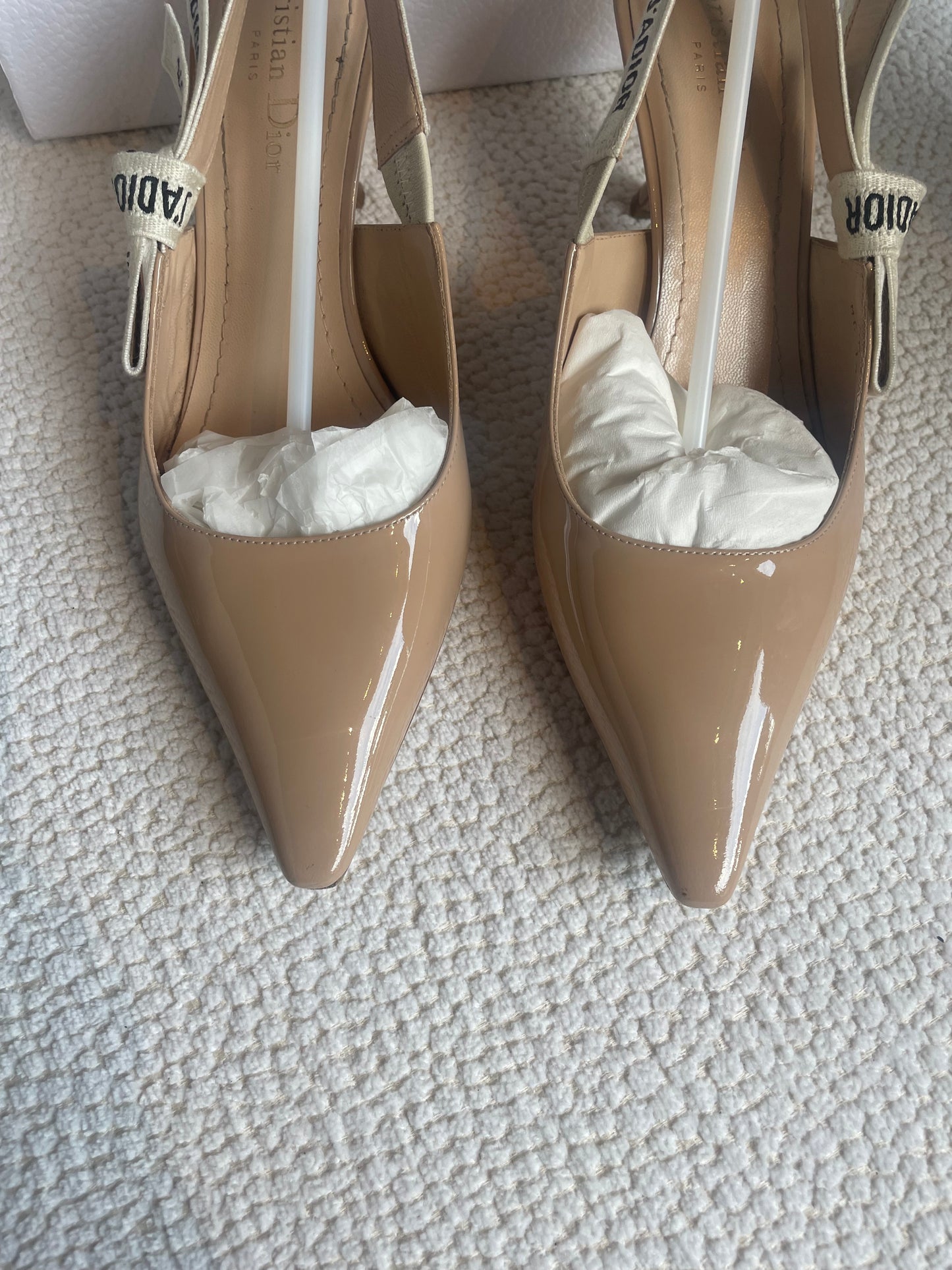Dior - J’Adior slingback pump - Nude patentlæder - 38