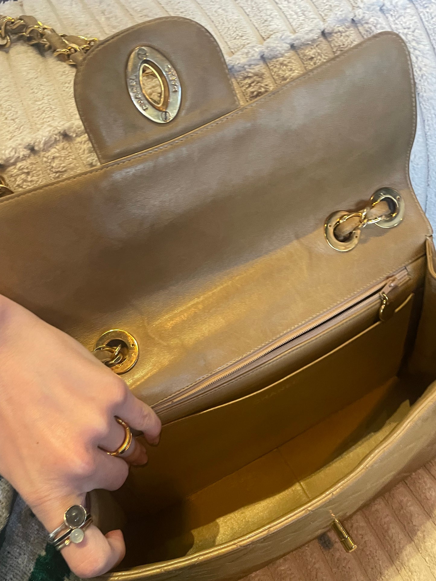 Vintage Chanel Single Flap Bag - Jumbo - Camel - 24k Guld hardware