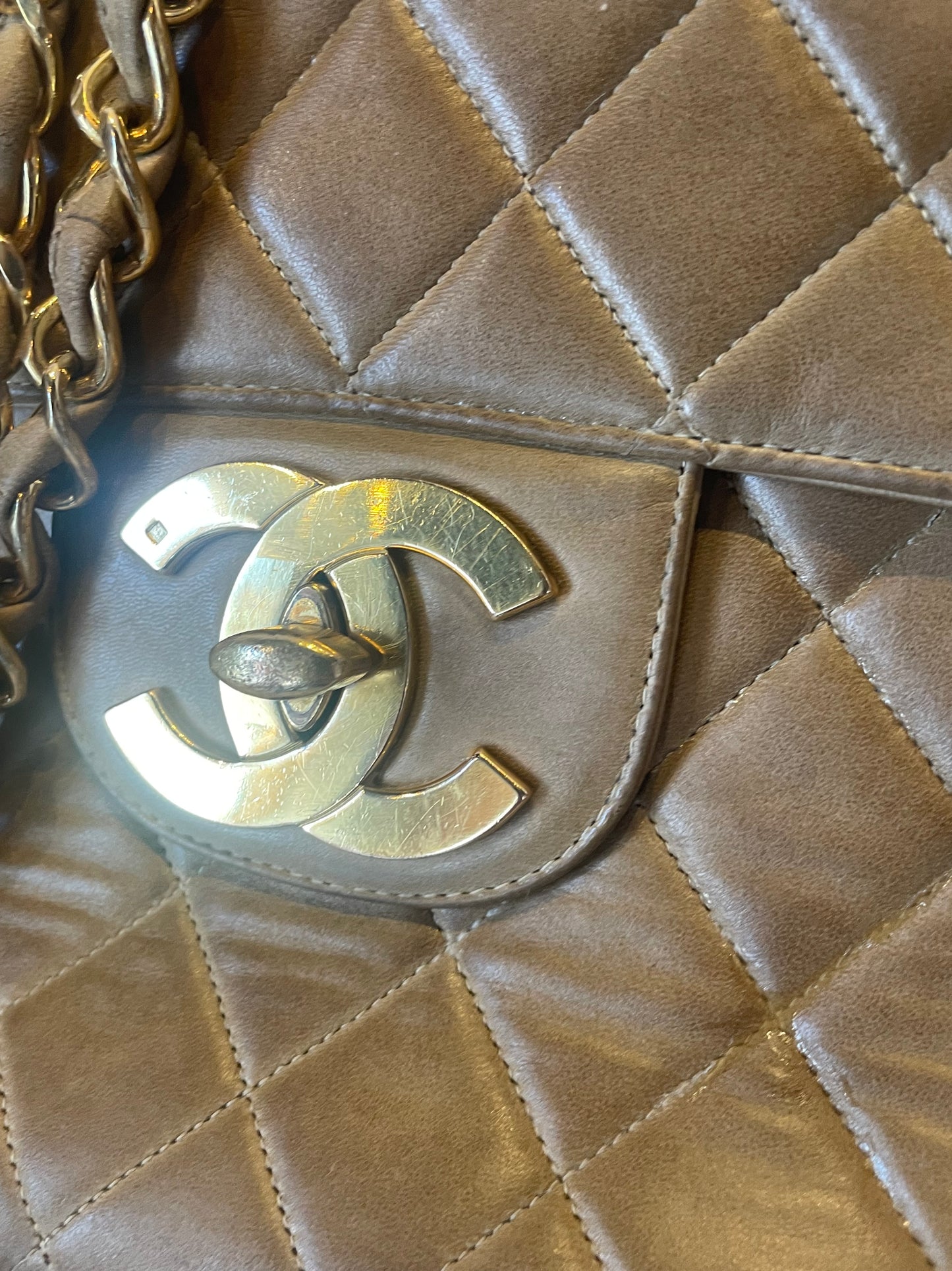 Vintage Chanel Single Flap Bag - Jumbo - Camel - 24k Guld hardware