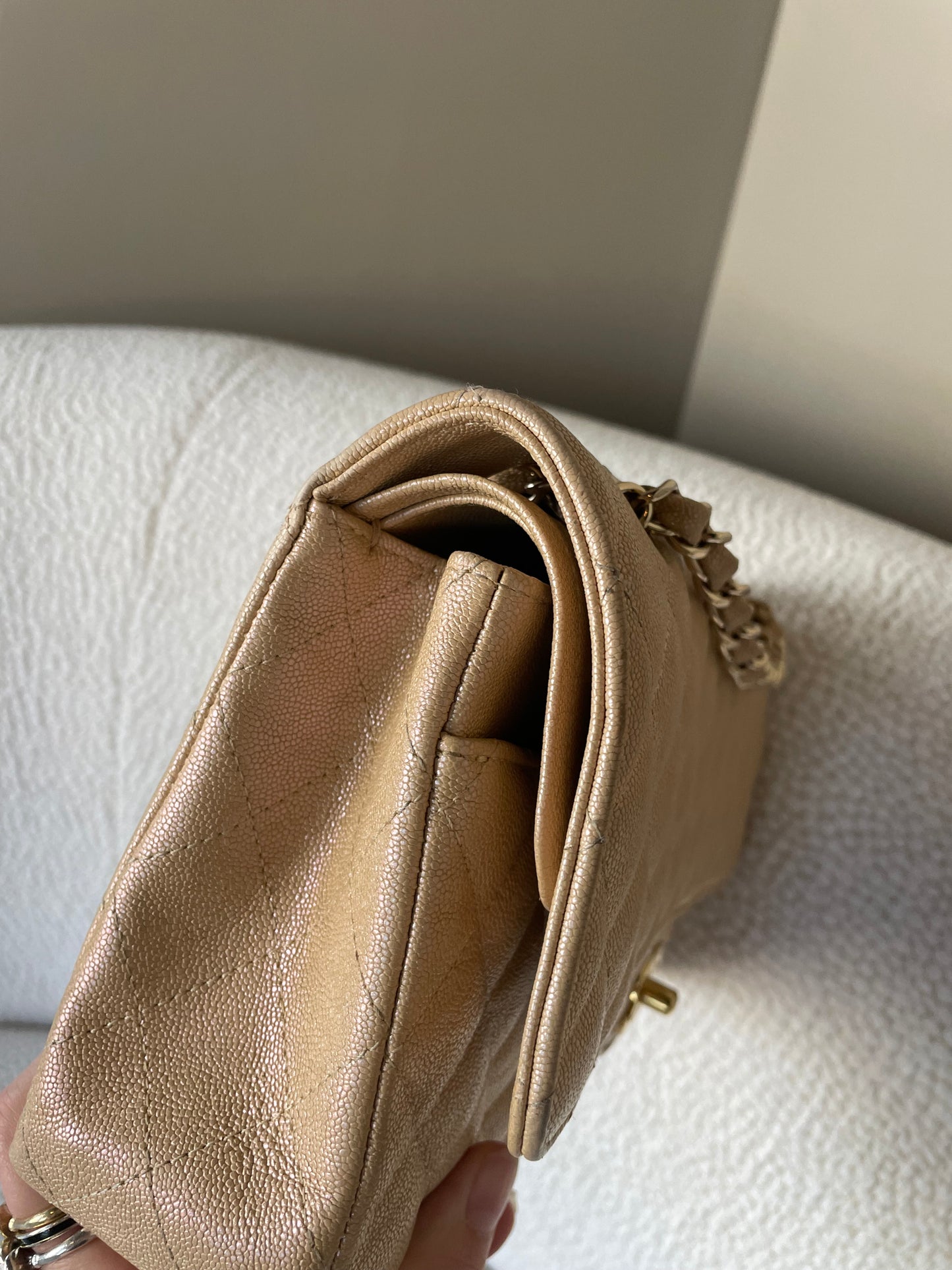 Chanel Classic Flap Bag - Medium - Limited Edition - Iridescent beige - Guld hardware