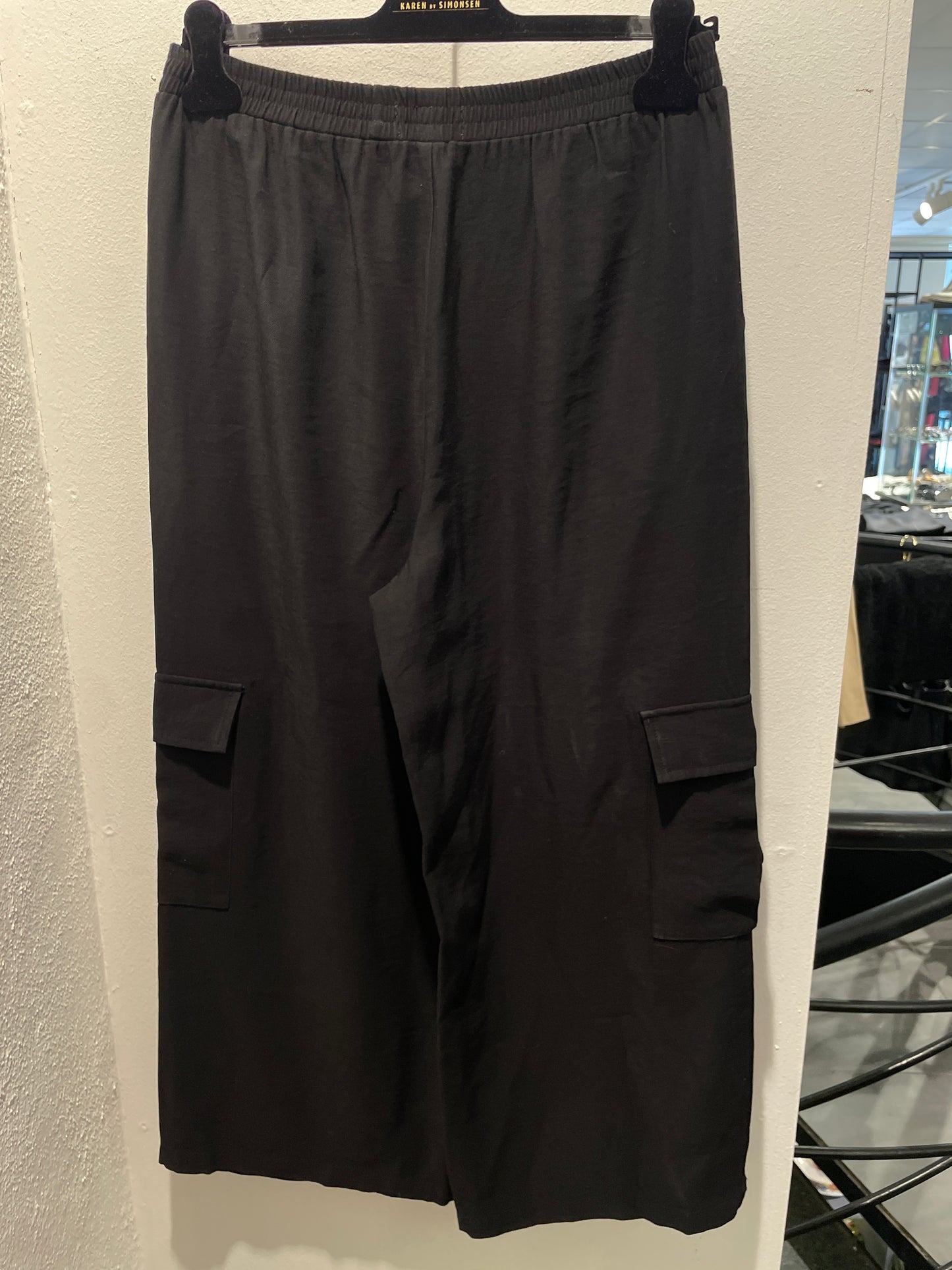 Lollys Laundry Wide-Leg Cargo Trousers – Black – Size M