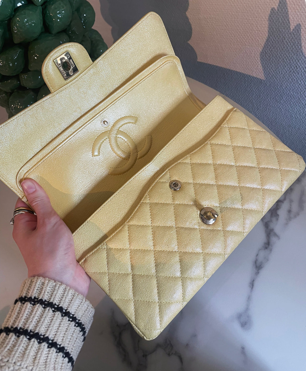 Chanel Classic Flap Bag - Medium - Limited Edition - Iridesent gul - Guld hardware