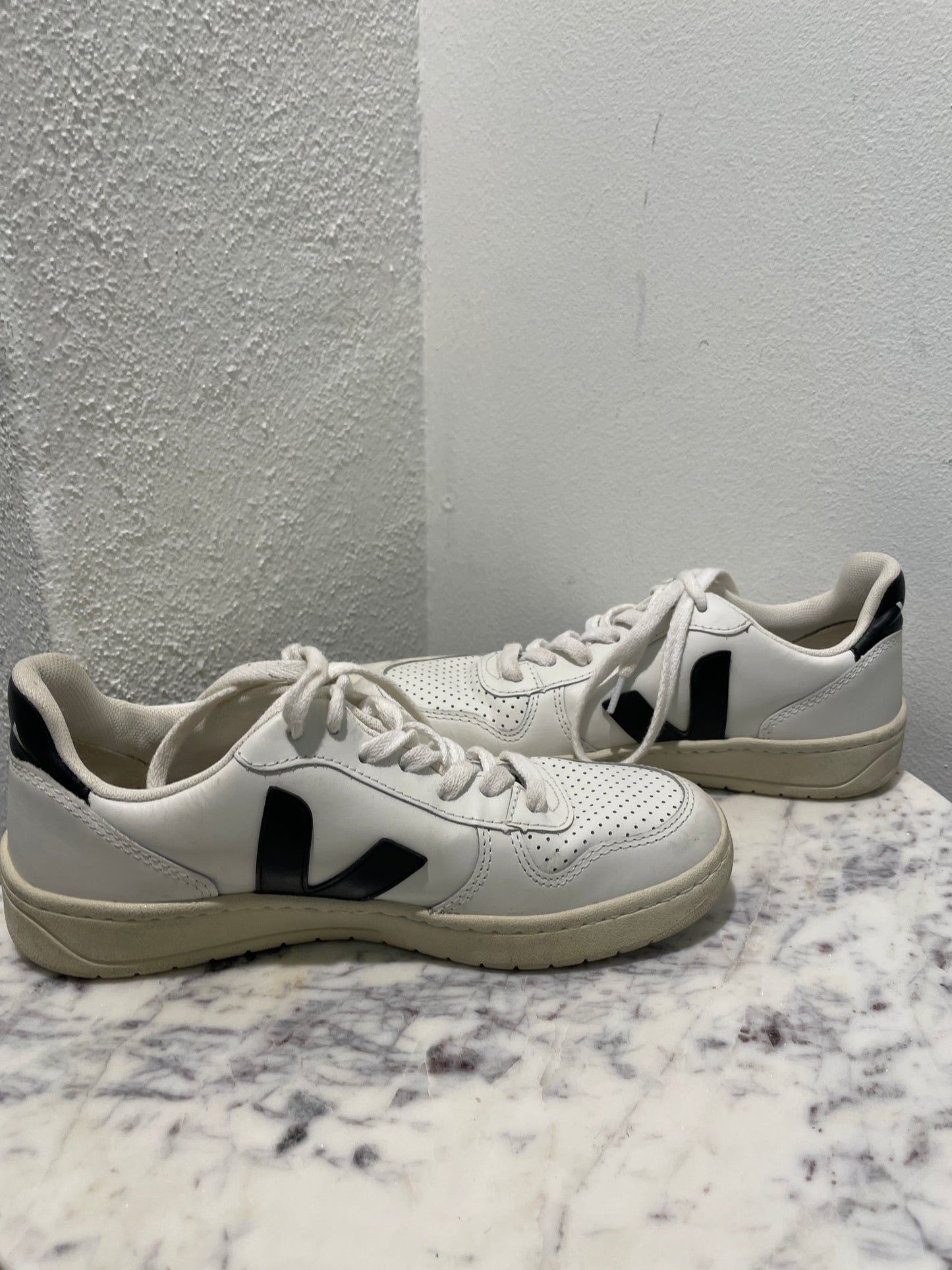 Veja V-10 White Black Leather Sneakers - 37