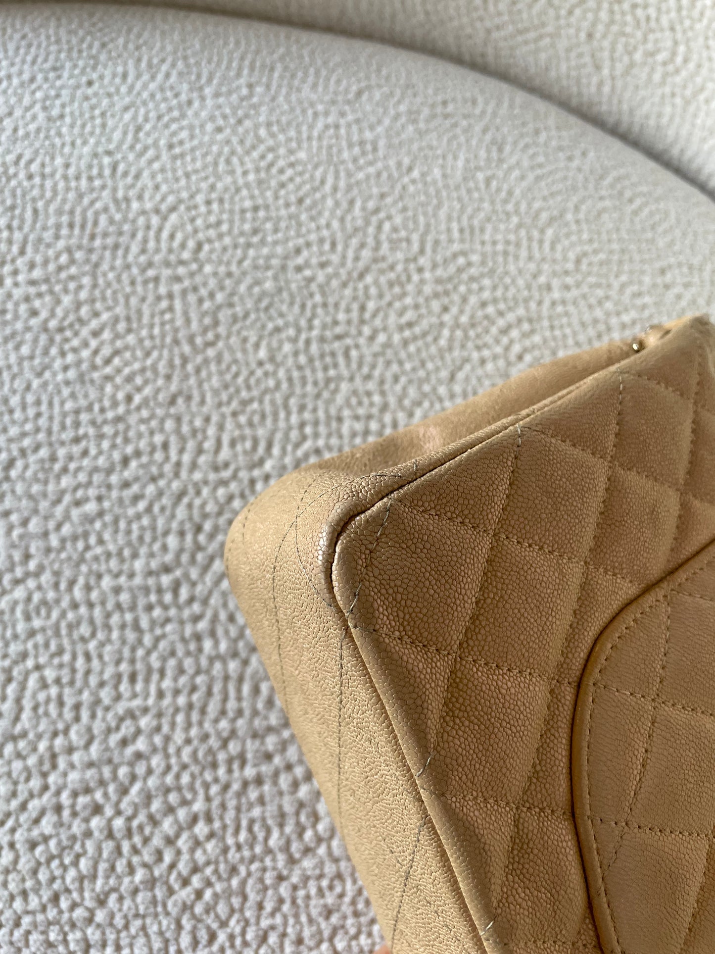 Chanel Classic Flap Bag - Medium - Limited Edition - Iridescent beige - Guld hardware