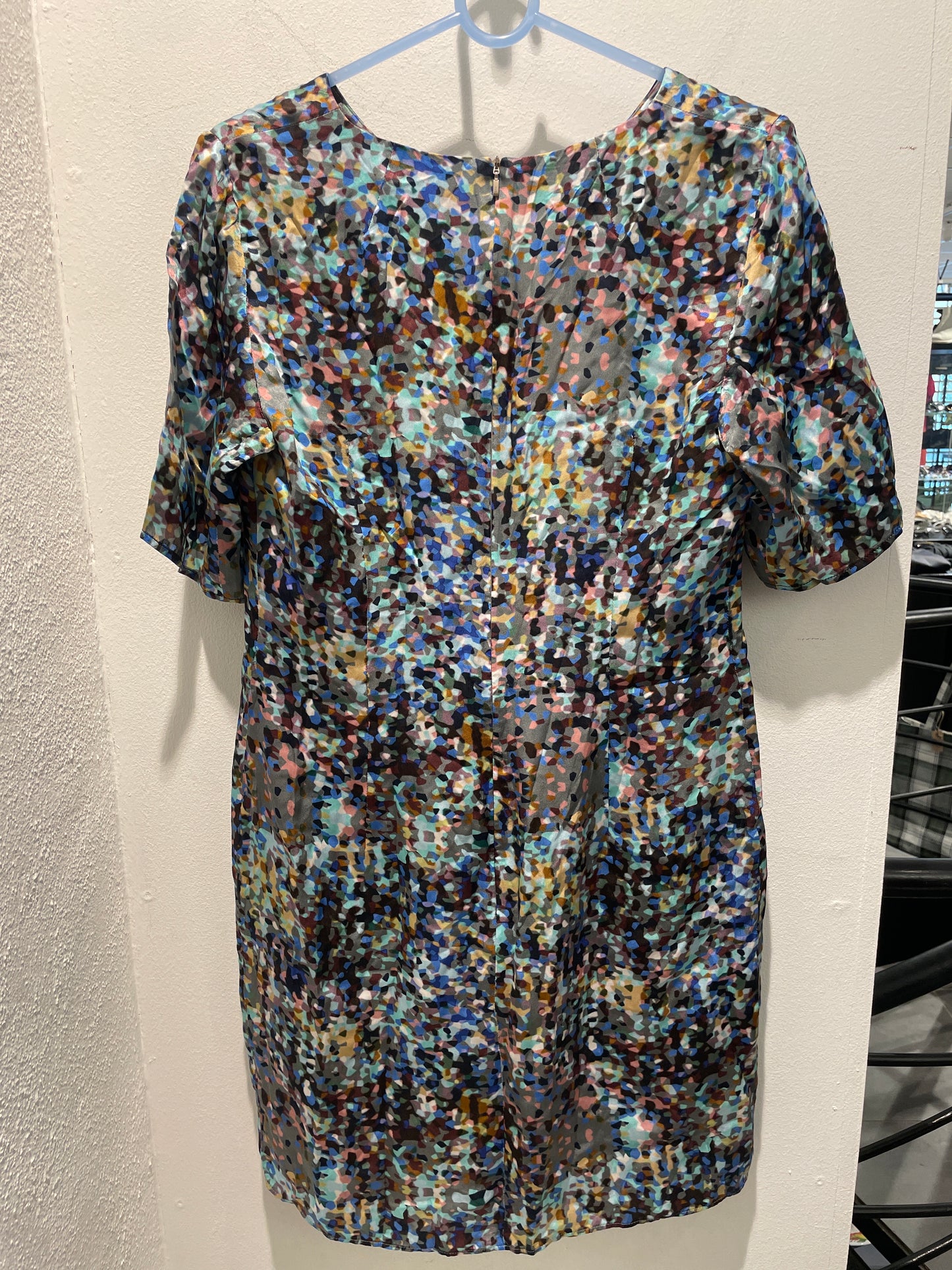 HUGO Hugo Boss — Short-Sleeved Silk Dress in Abstract Mosaic - S/M