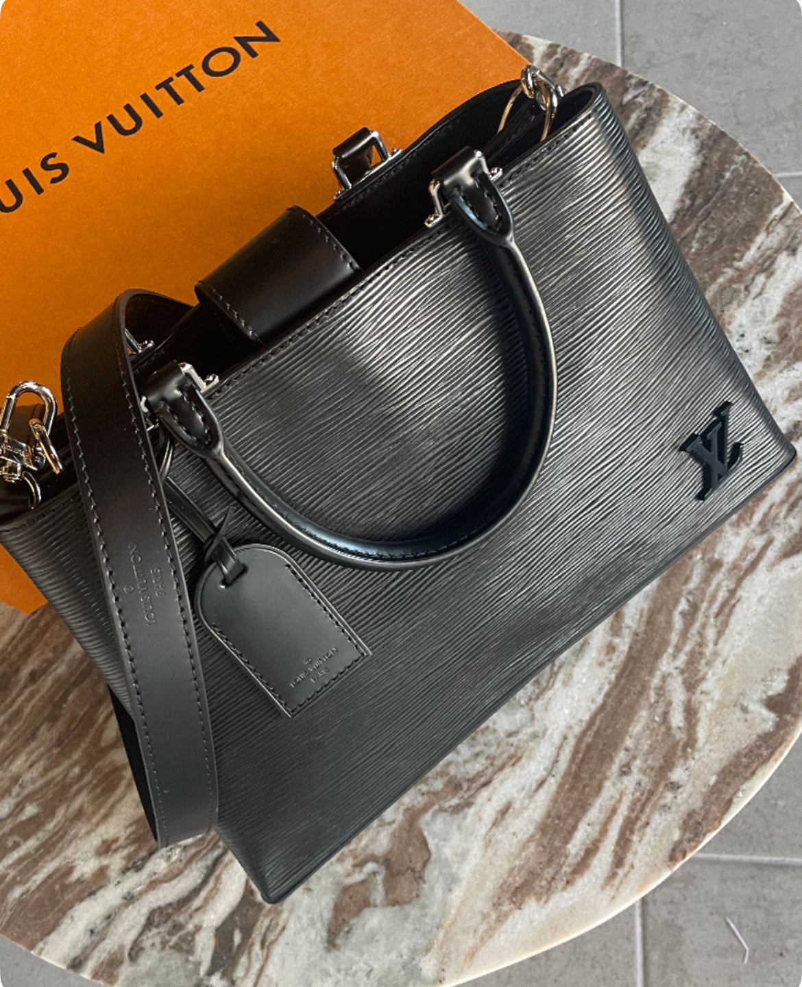 Louis Vuitton - Håndtaske med rem - Alt medfølger
