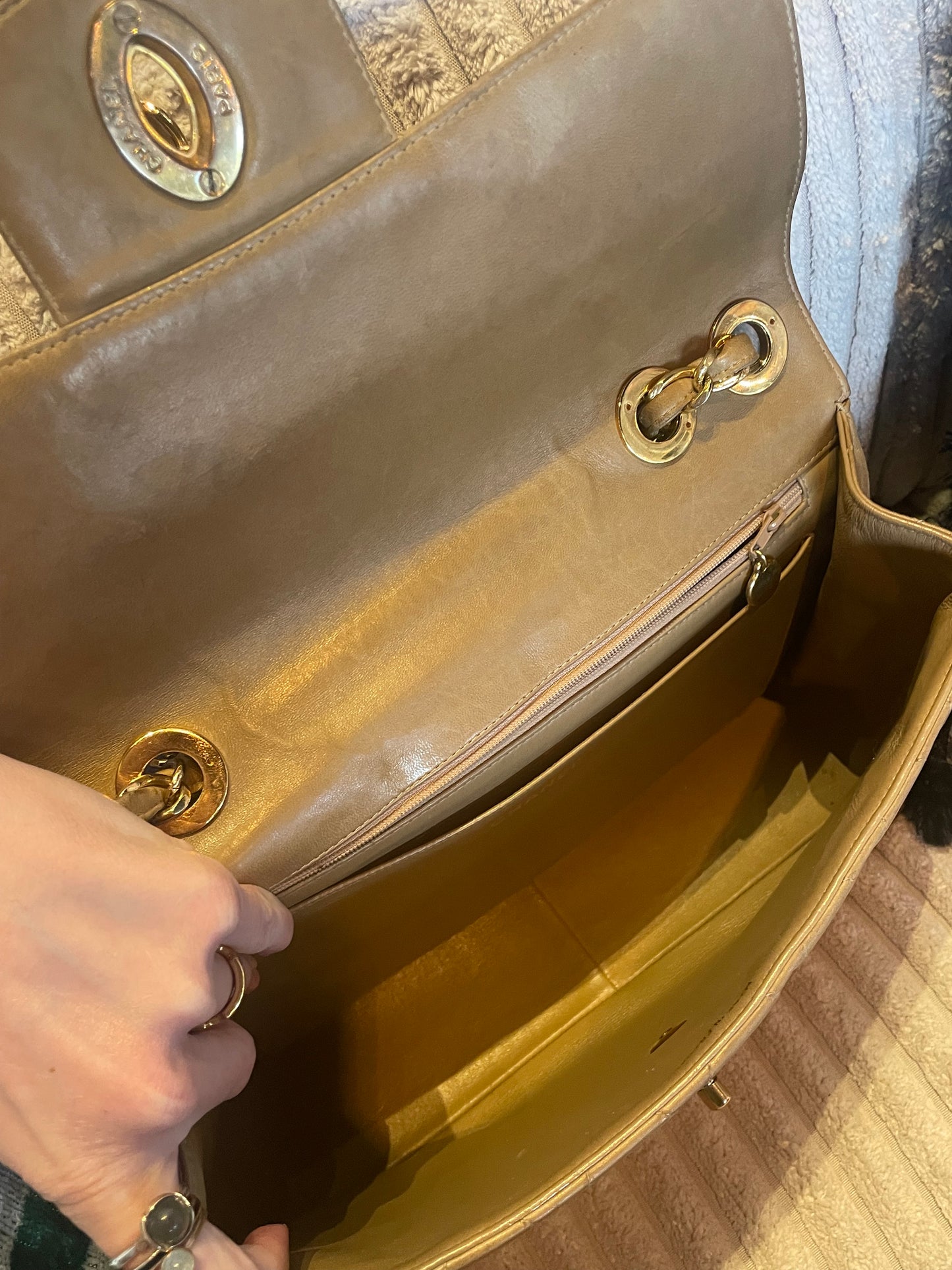 Vintage Chanel Single Flap Bag - Jumbo - Camel - 24k Guld hardware