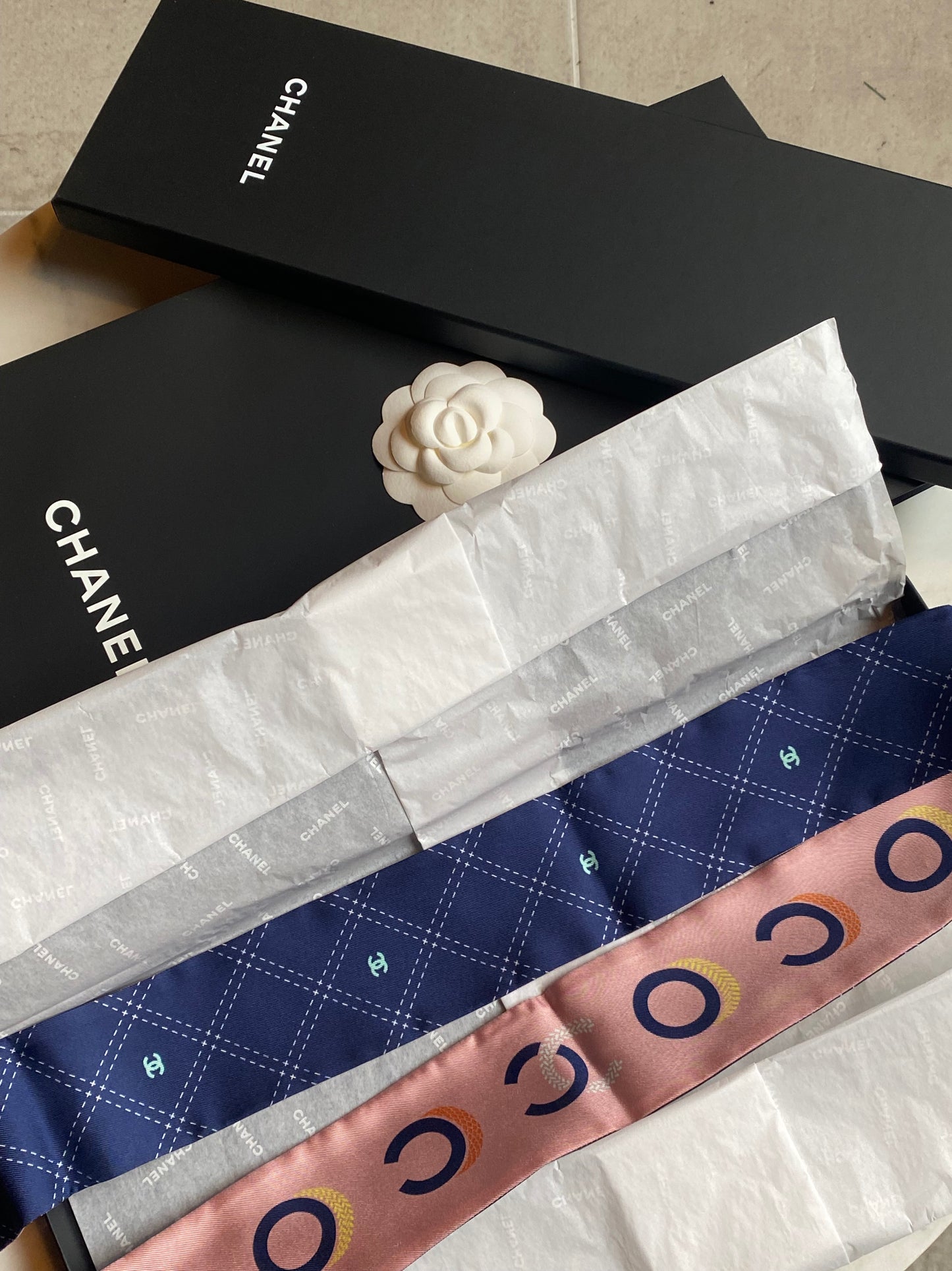 Chanel silketørklæde - Med box og pose