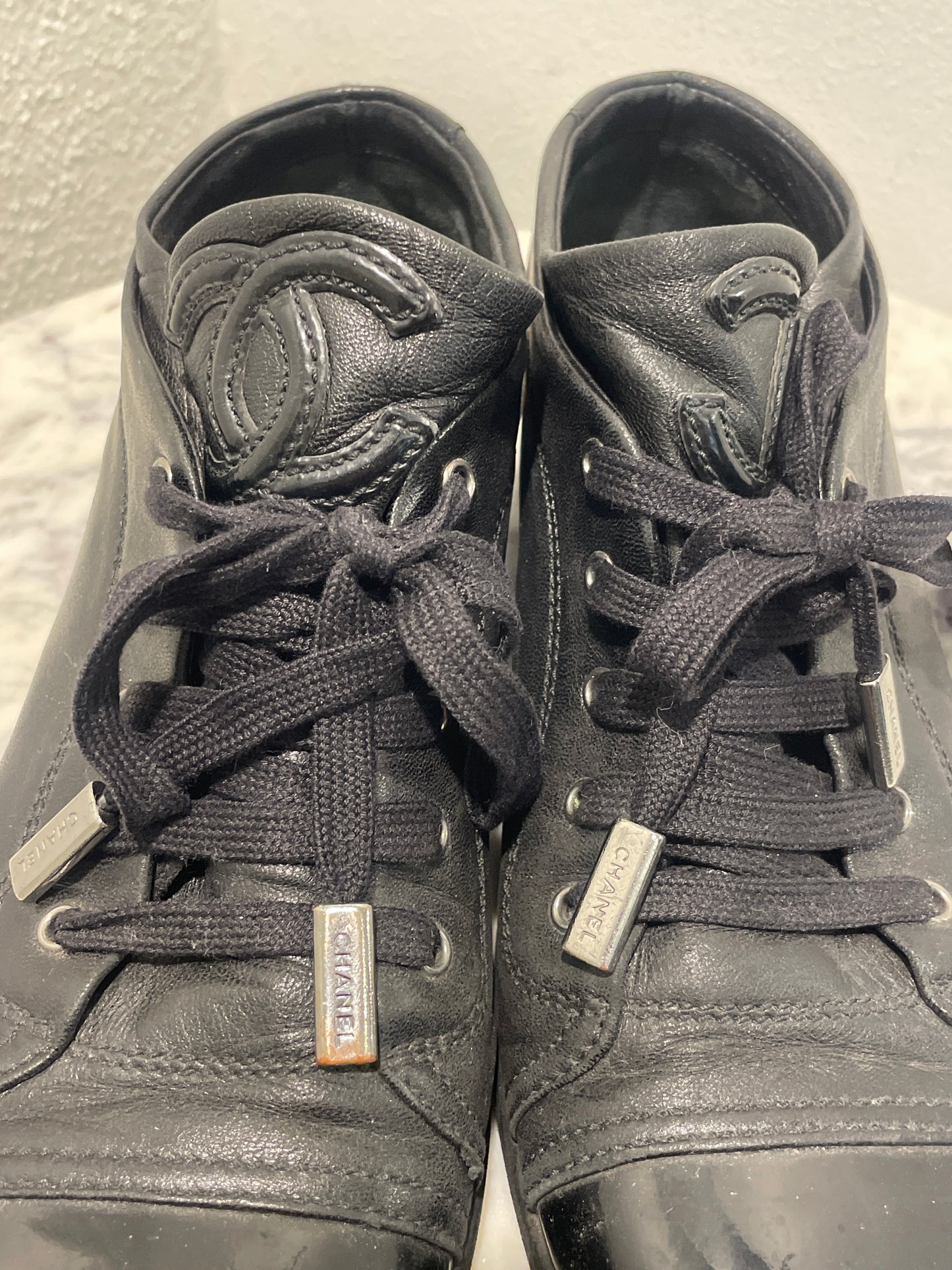 Chanel Vintage Patent & Grained Leather Low-Top Sneakers - 37