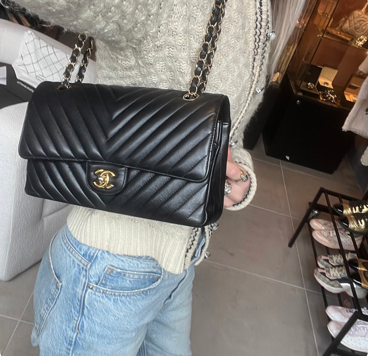 Chanel Classic Flap Bag - Medium - Chevron - Guld hardware