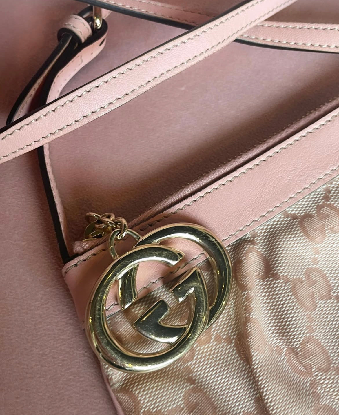 Gucci - Rosa monogram taske