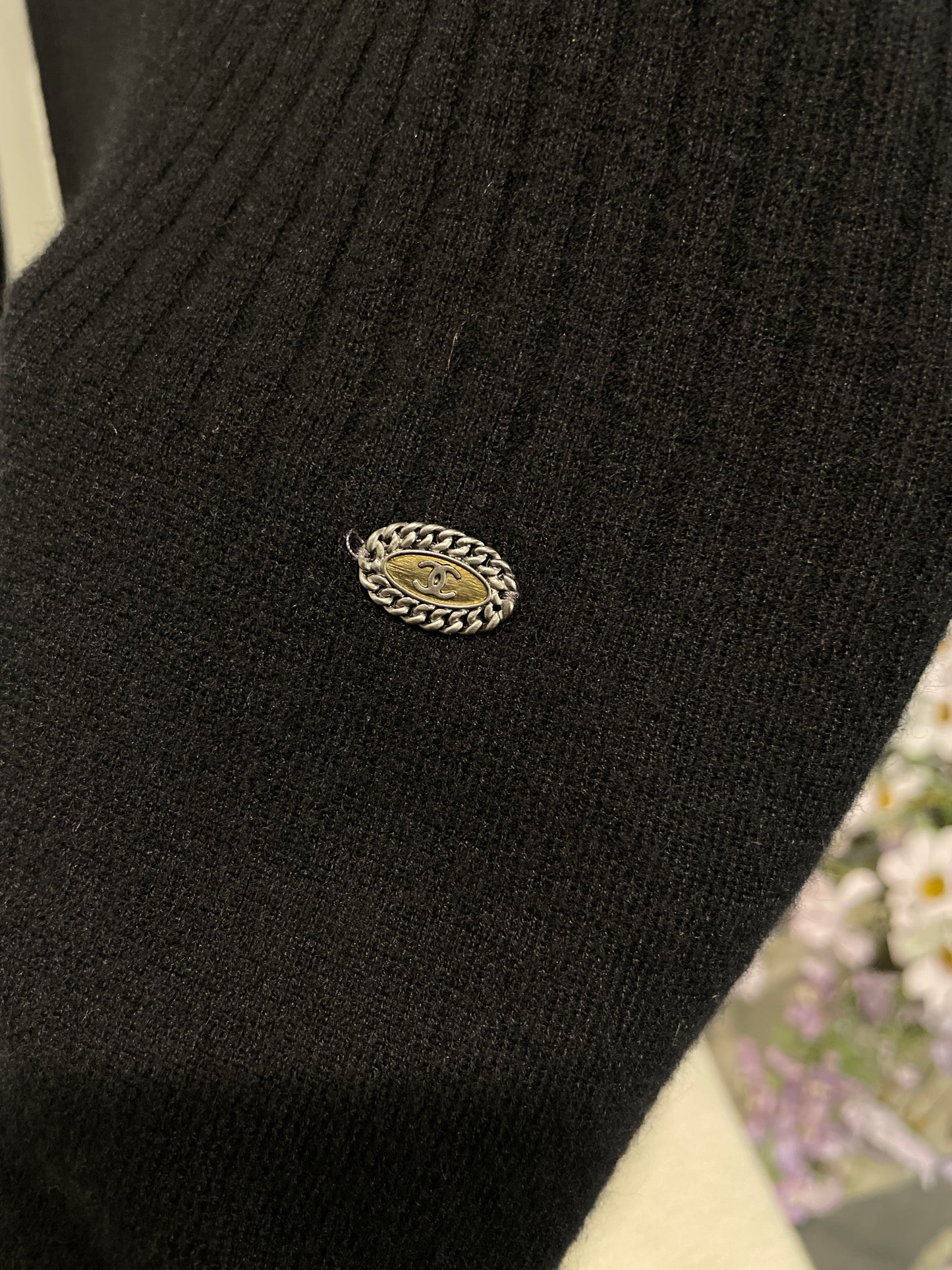 Chanel Sweater – Fine Cashmere Knit in Black - EU 38