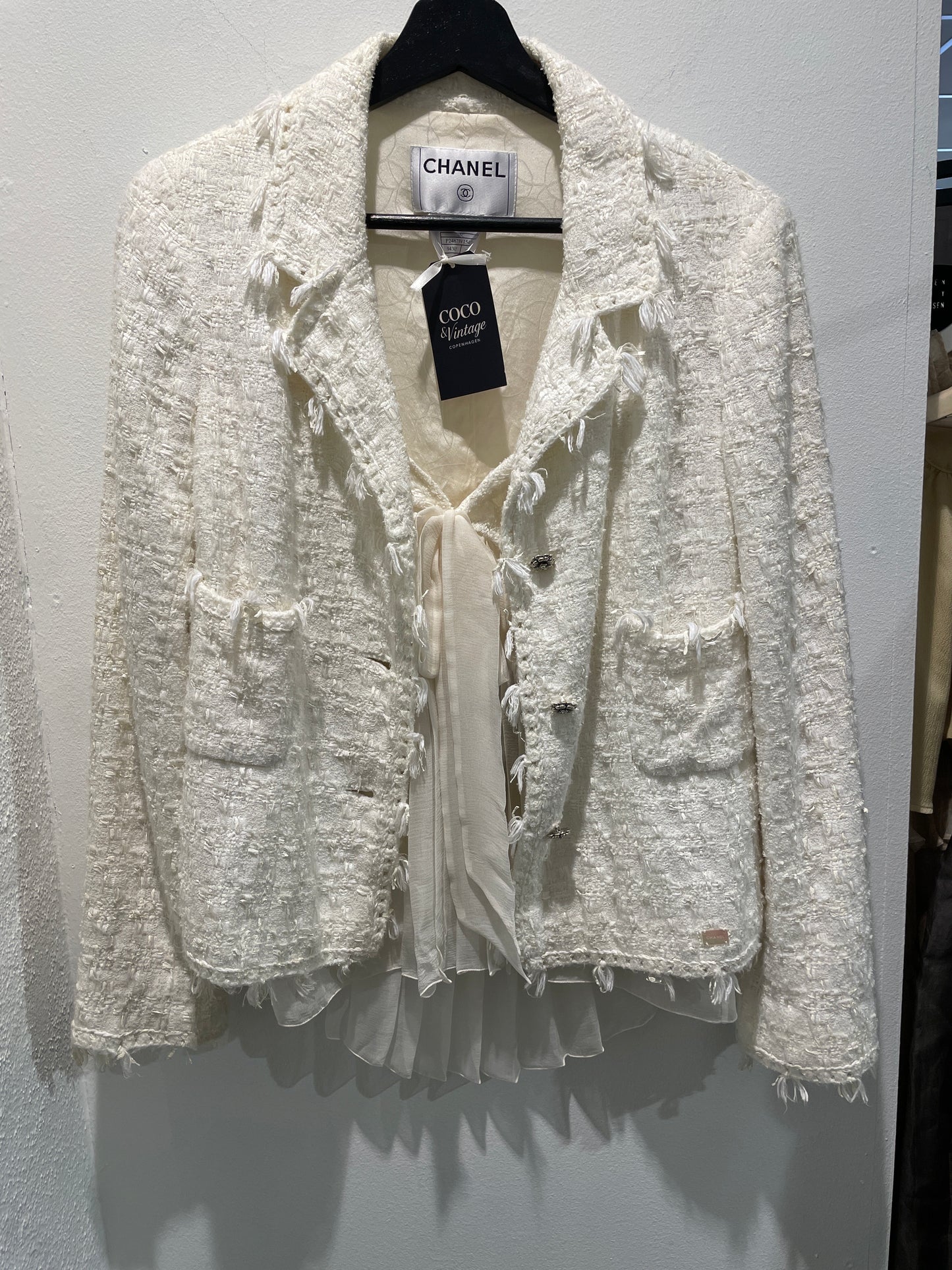 Chanel top – Classic Tweed in White - EU 36