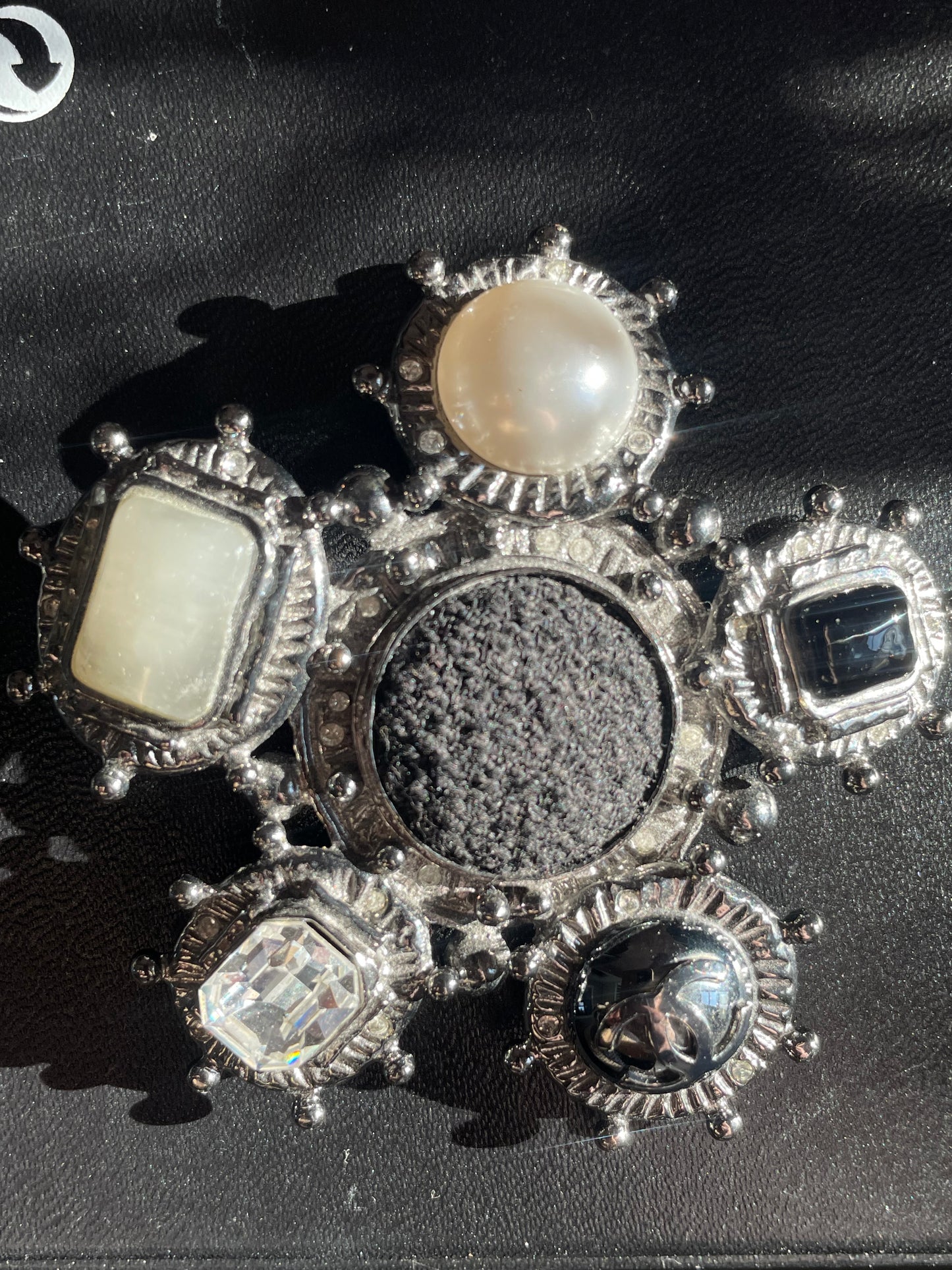 8 x 8 cm Broche - Chanel
