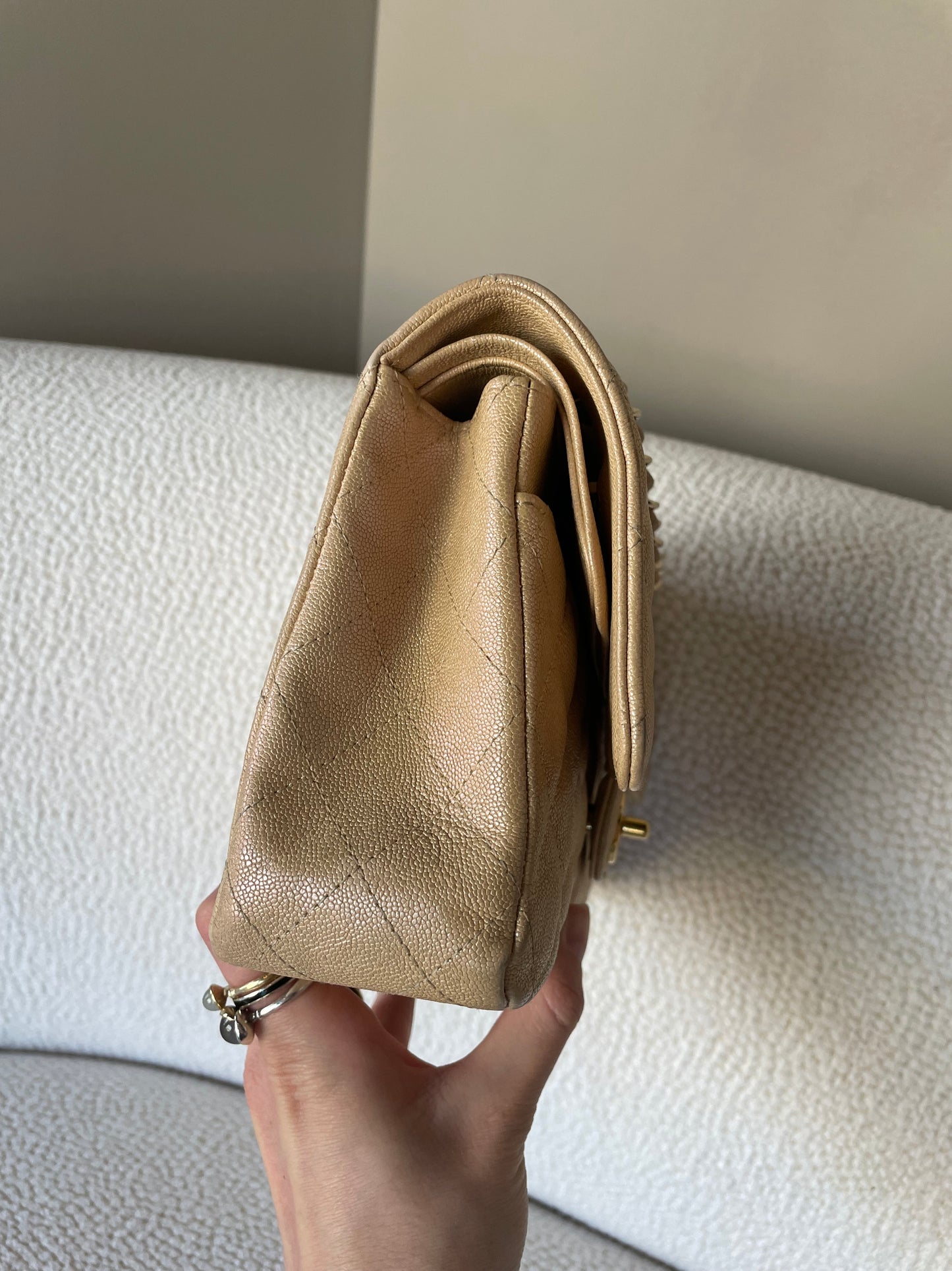 Chanel Classic Flap Bag - Medium - Limited Edition - Iridescent beige - Guld hardware
