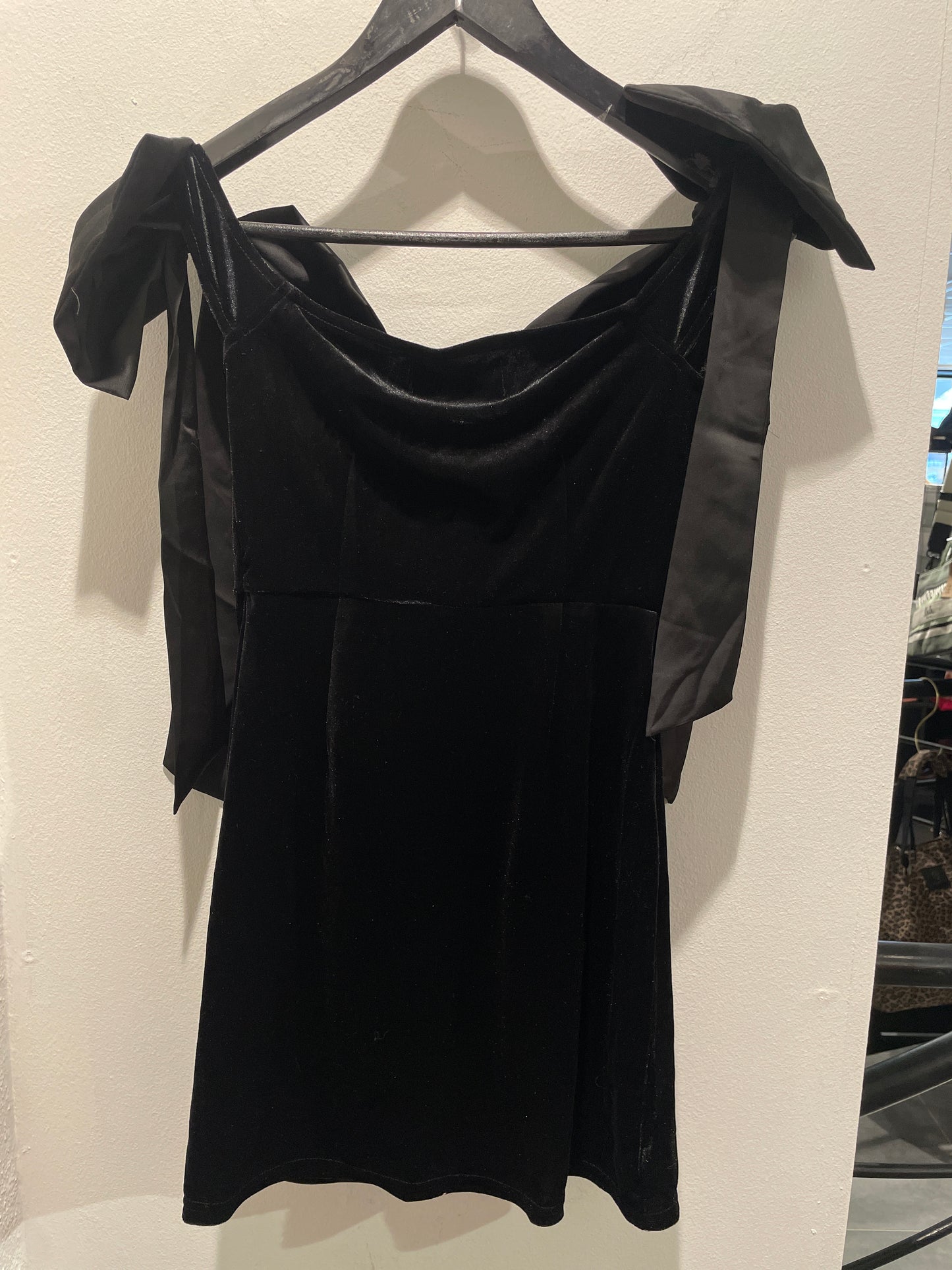KAIIA - Velvet dress w. bows - Medinas Wardrobe - EU36